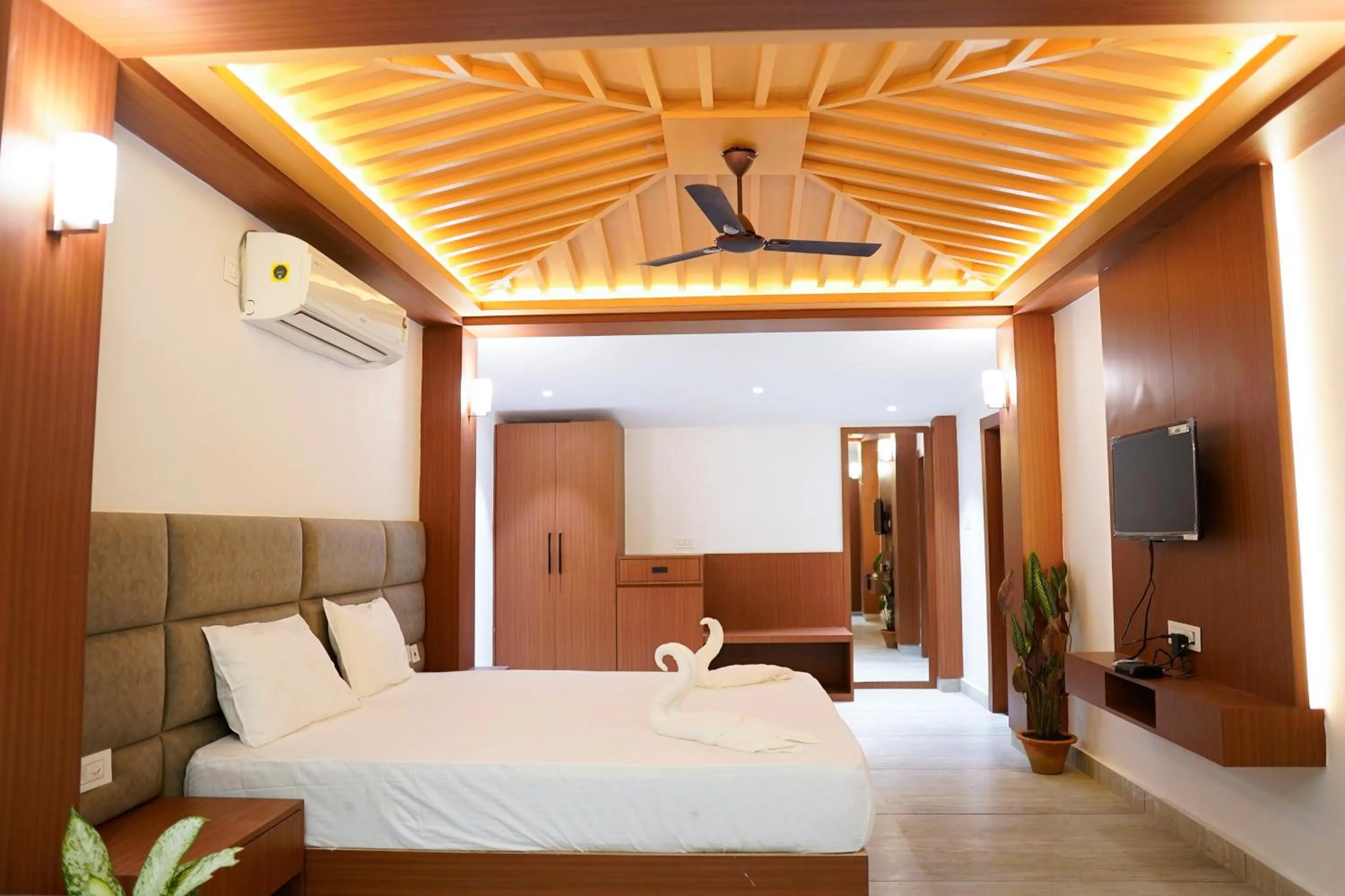 Living room, Bed in Aranya Jungle Resorts