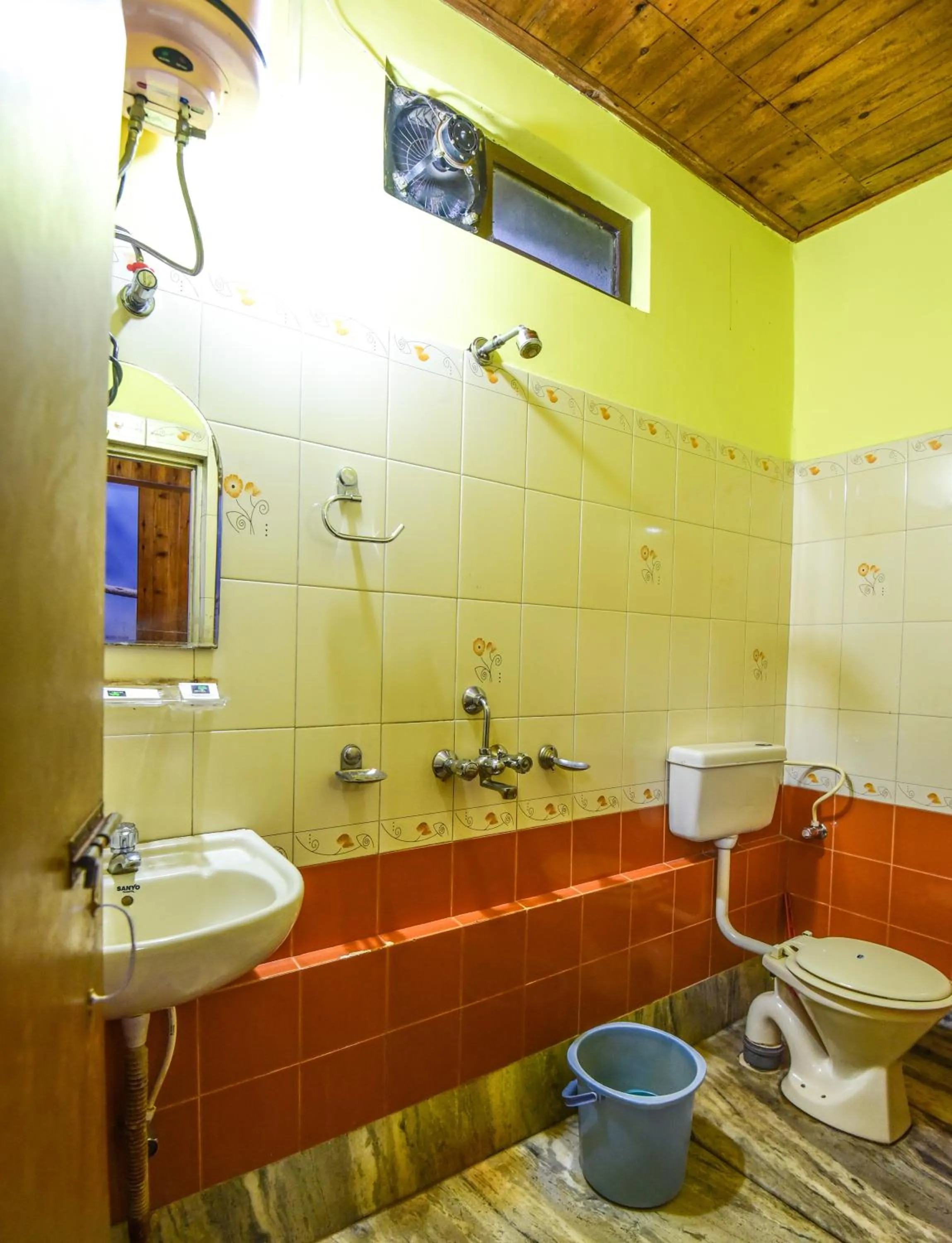 Bathroom in Aranya Jungle Resorts