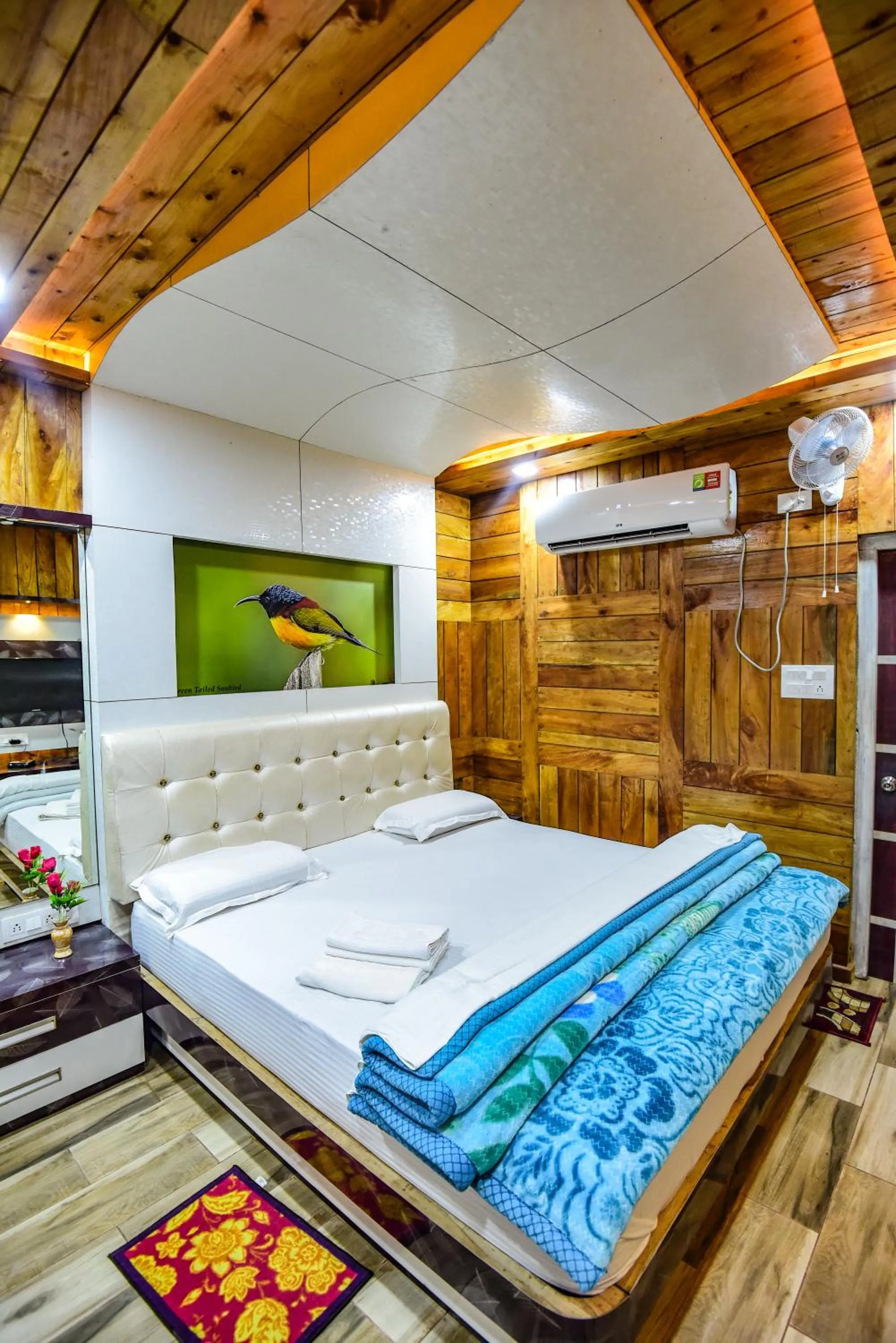 Bed in Aranya Jungle Resorts