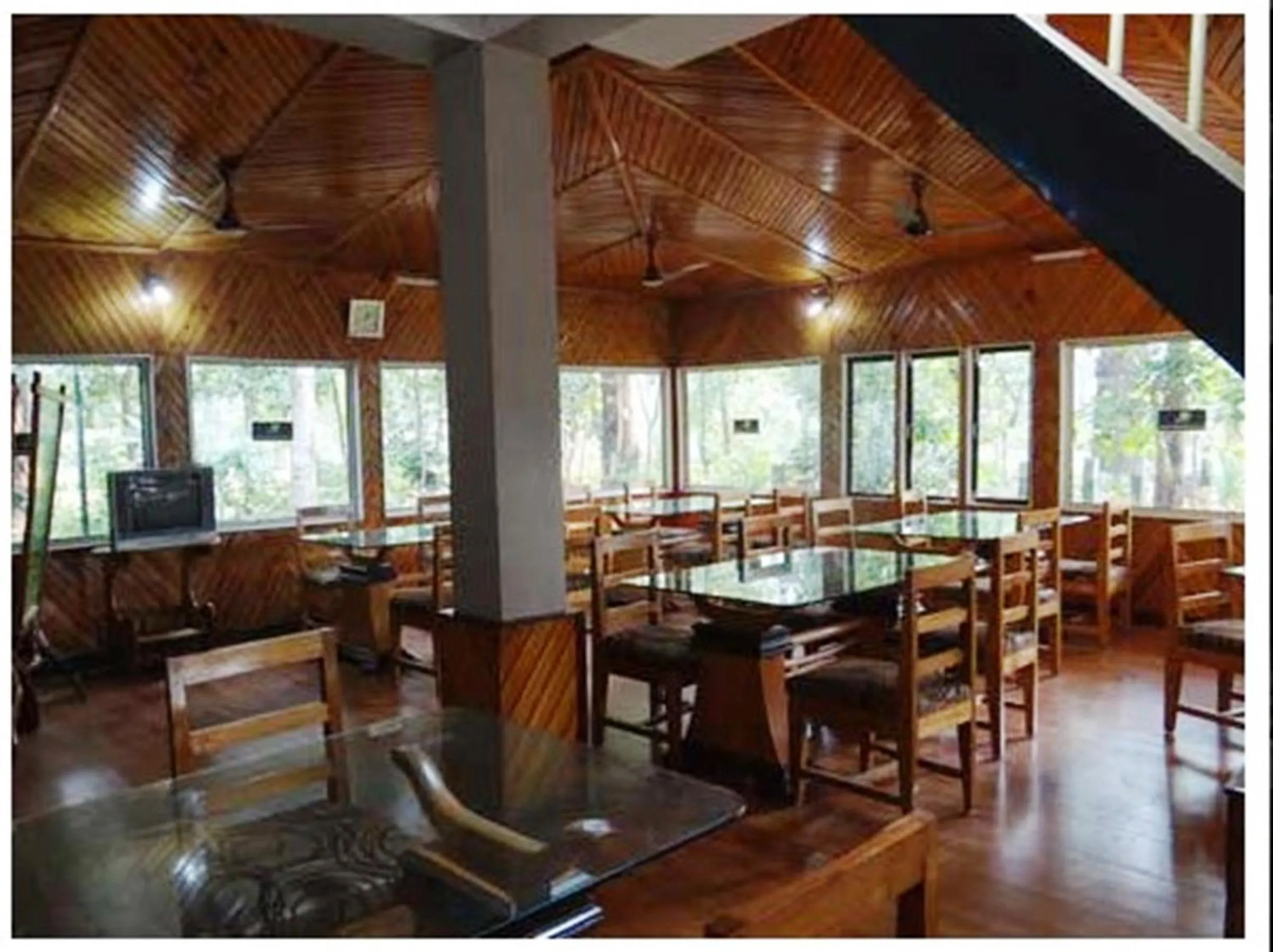 Restaurant/places to eat in Aranya Jungle Resorts