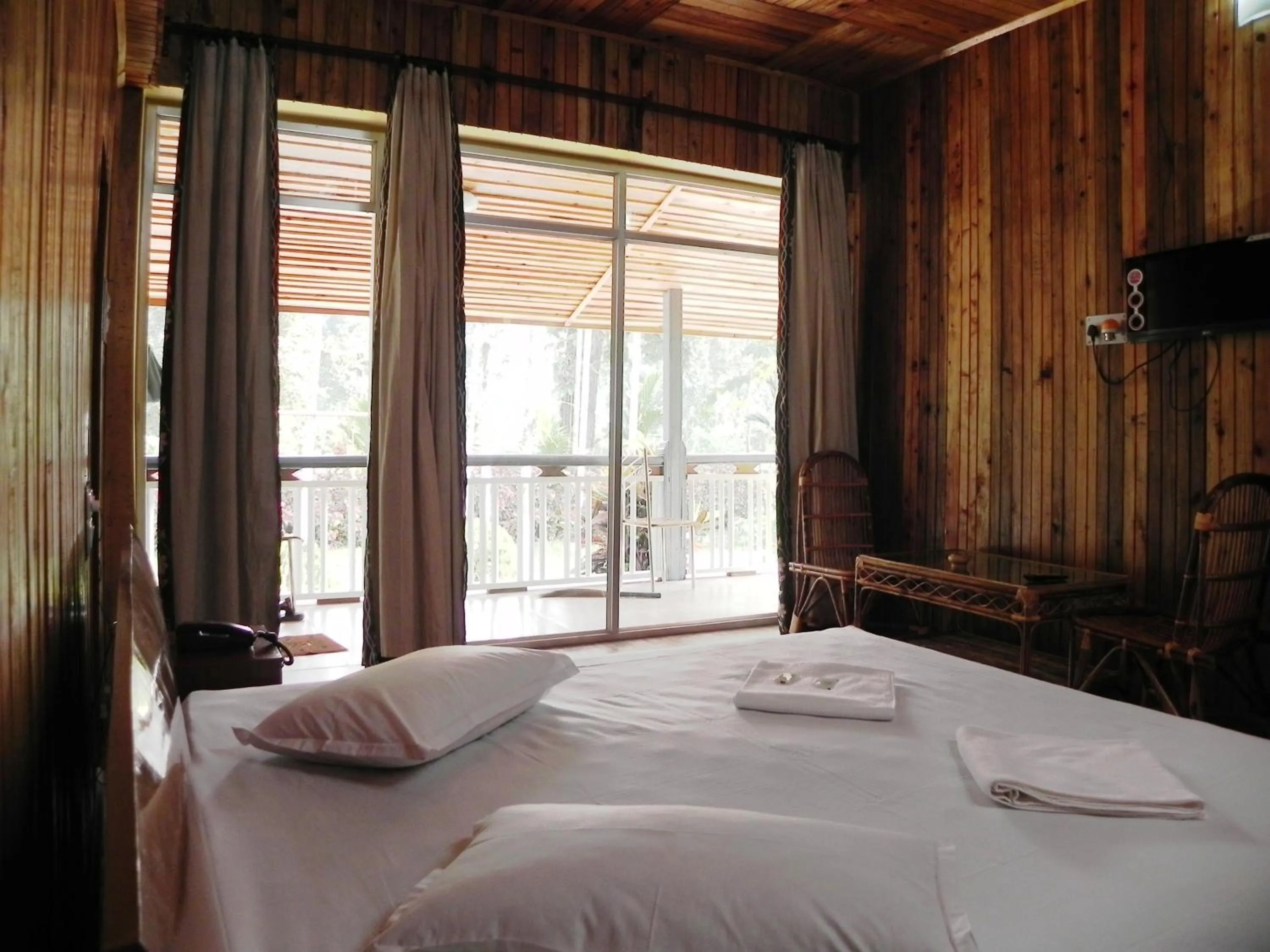 TV and multimedia, Bed in Aranya Jungle Resorts