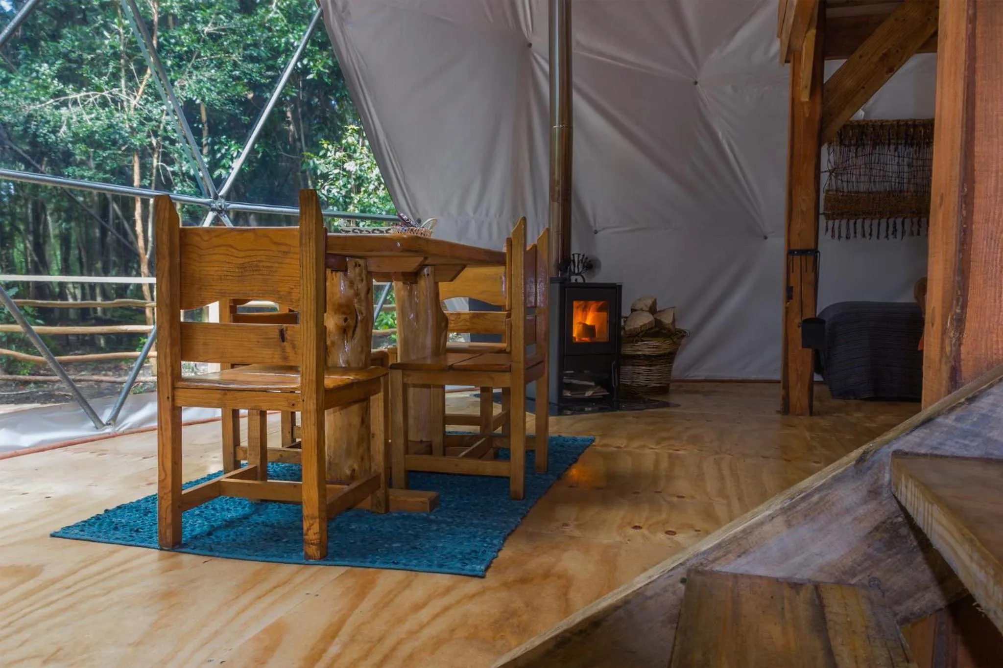 Dining area in Cabañas Ensenada Bosque Nativo