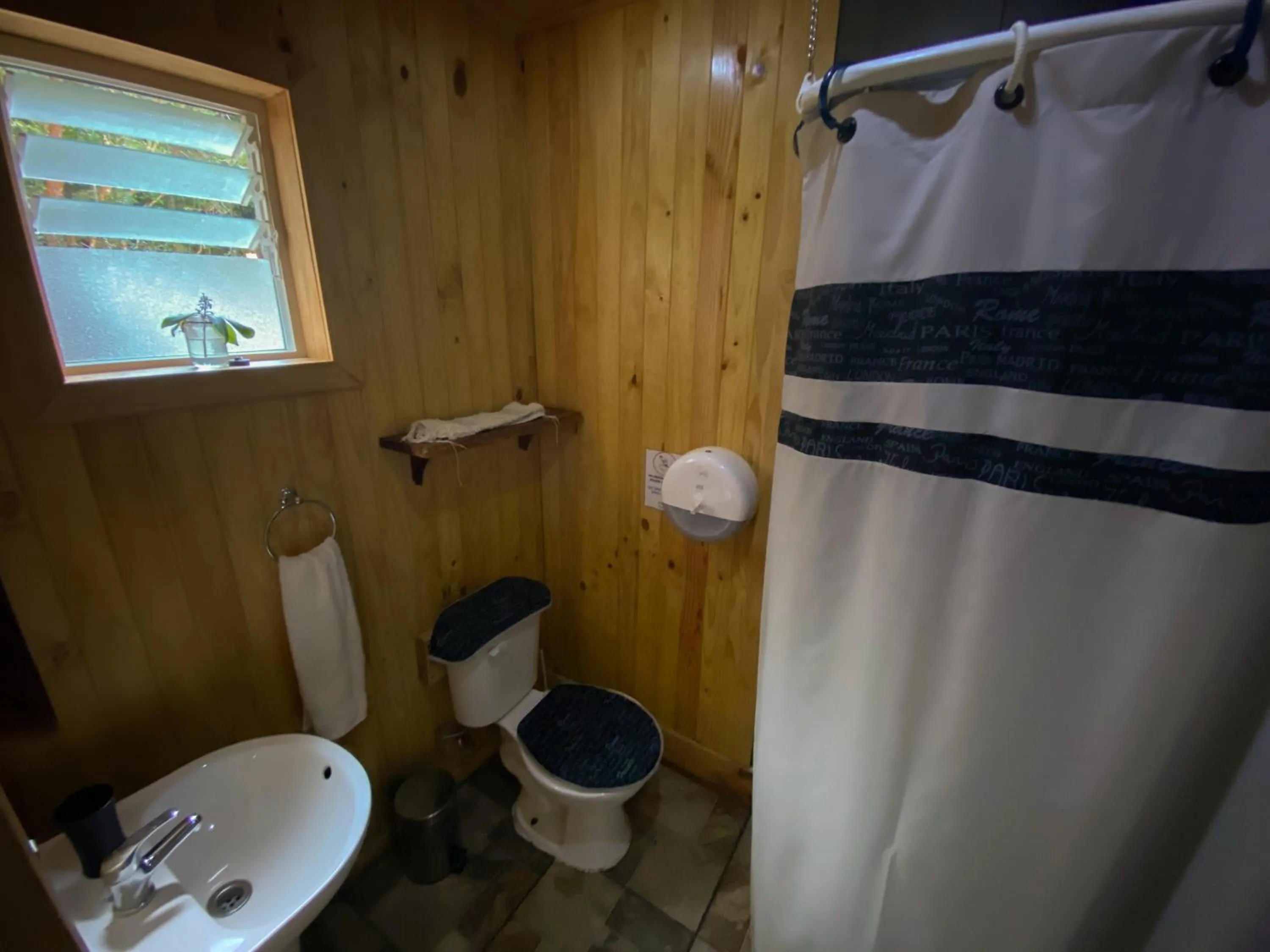 Bathroom in Cabañas Ensenada Bosque Nativo