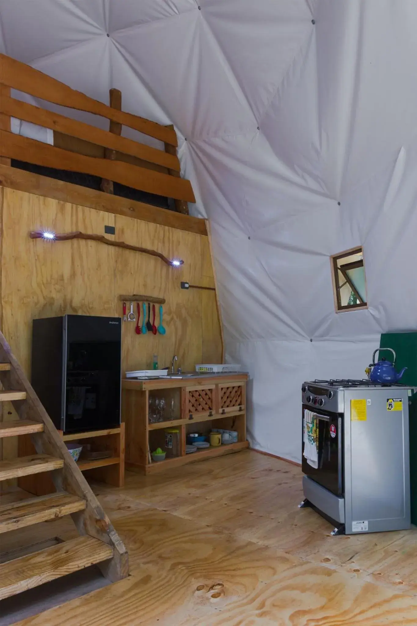 Kitchen or kitchenette in Cabañas Ensenada Bosque Nativo Kitchen or kitchenette in Cabañas Ensenada Bosque Nativo