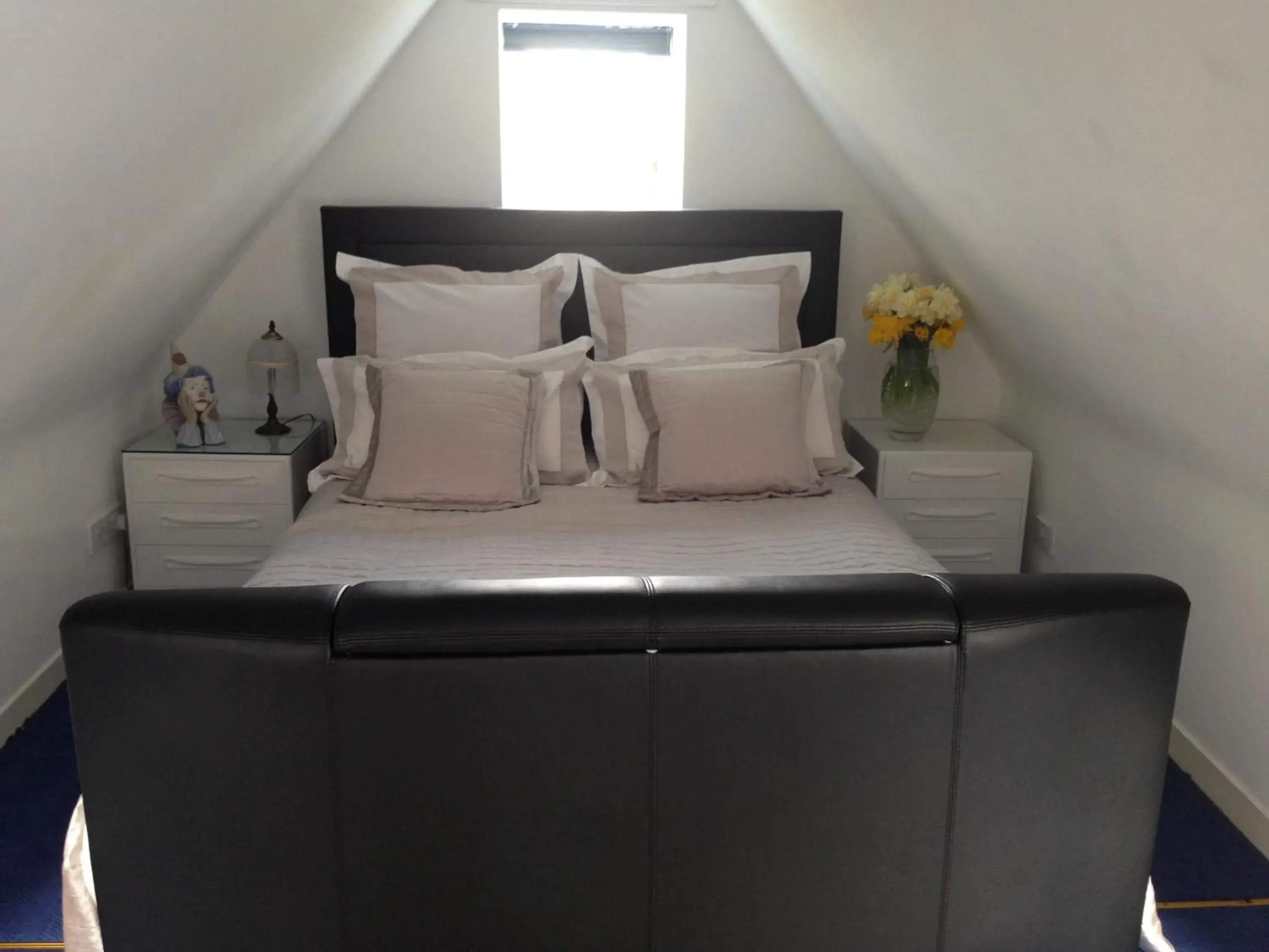 Bed in Carmichael Bed in Carmichael