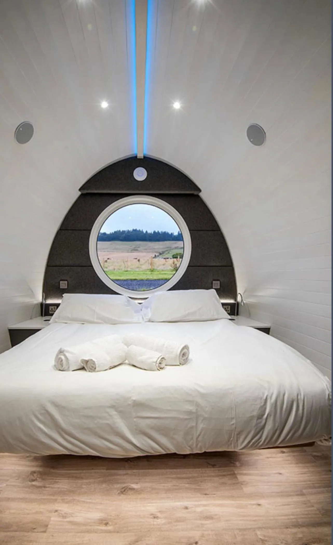 Bedroom, Bed in Marshall Meadows Manor House