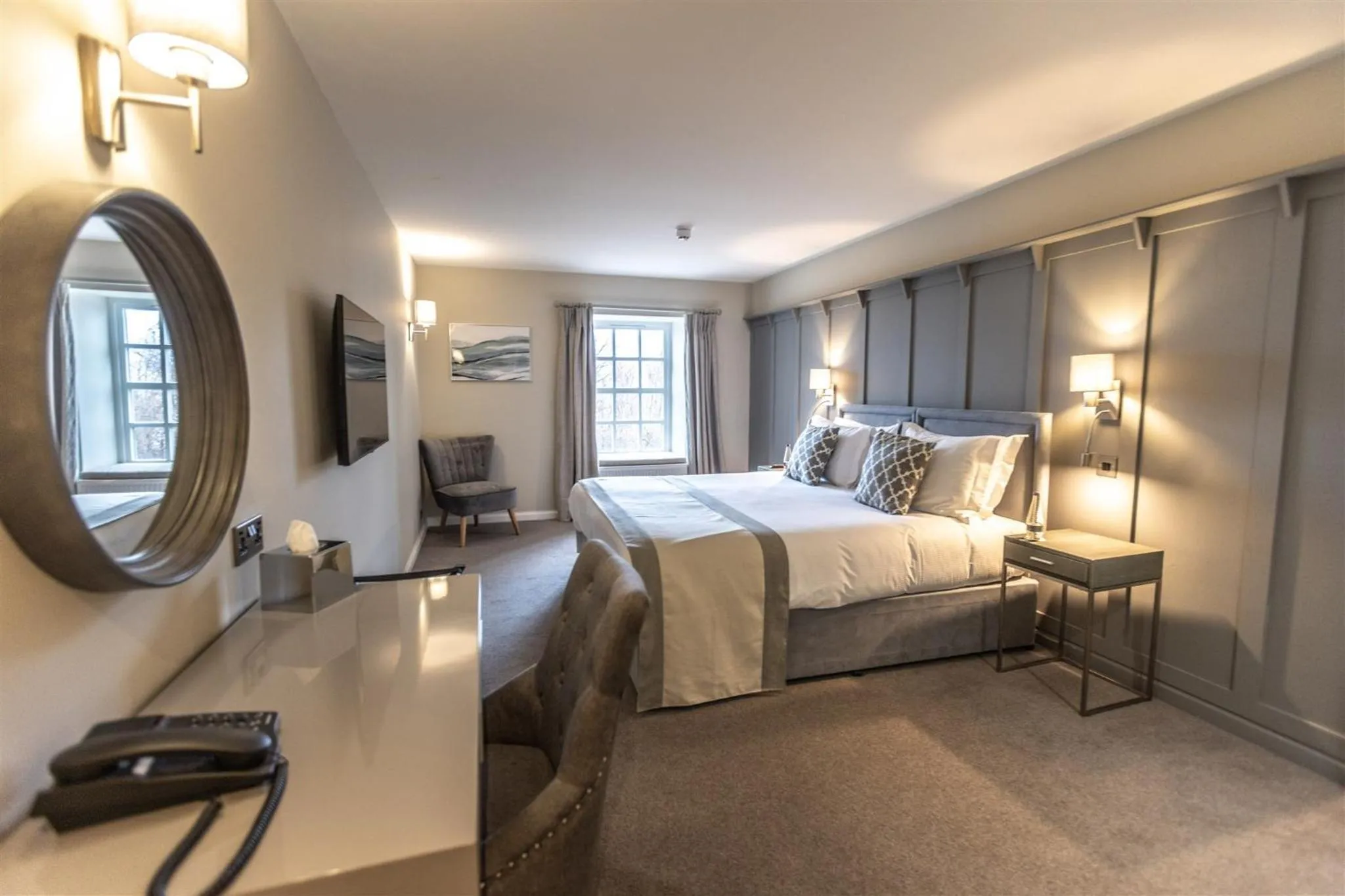 Photo of the whole room, Bed in Marshall Meadows Manor House