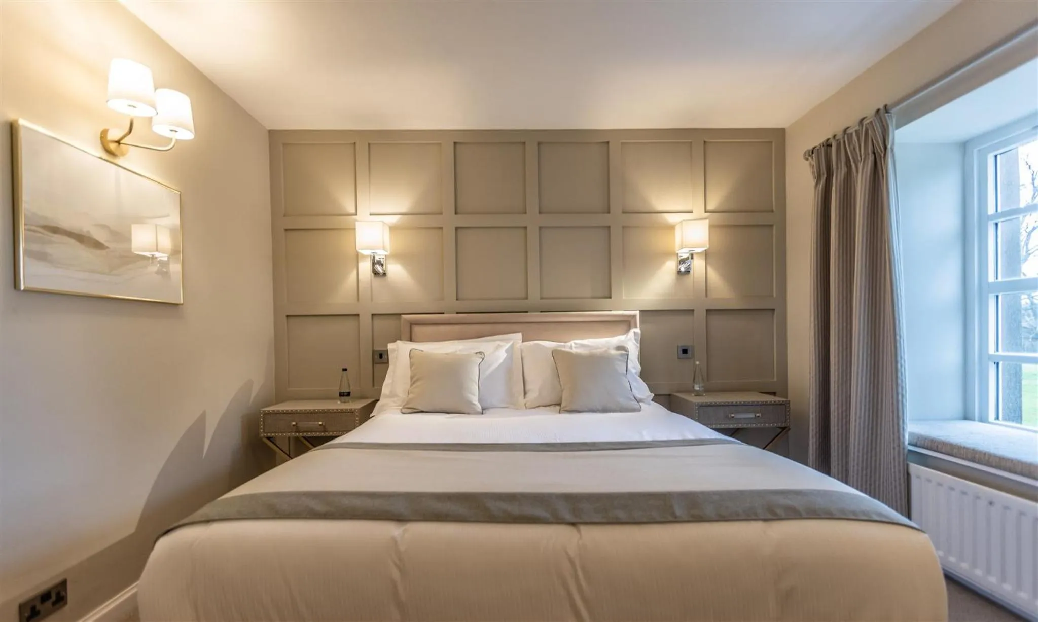 Bedroom, Bed in Marshall Meadows Manor House