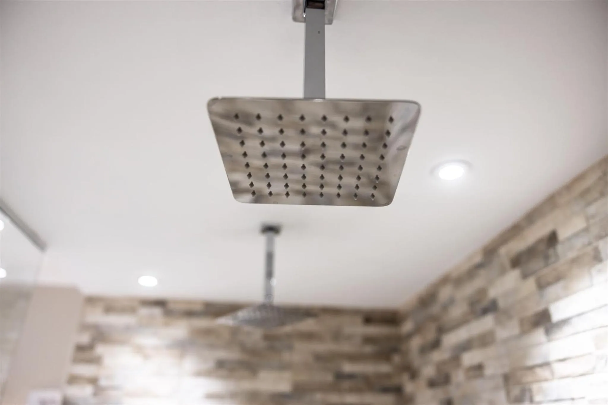 Shower in Marshall Meadows Manor House