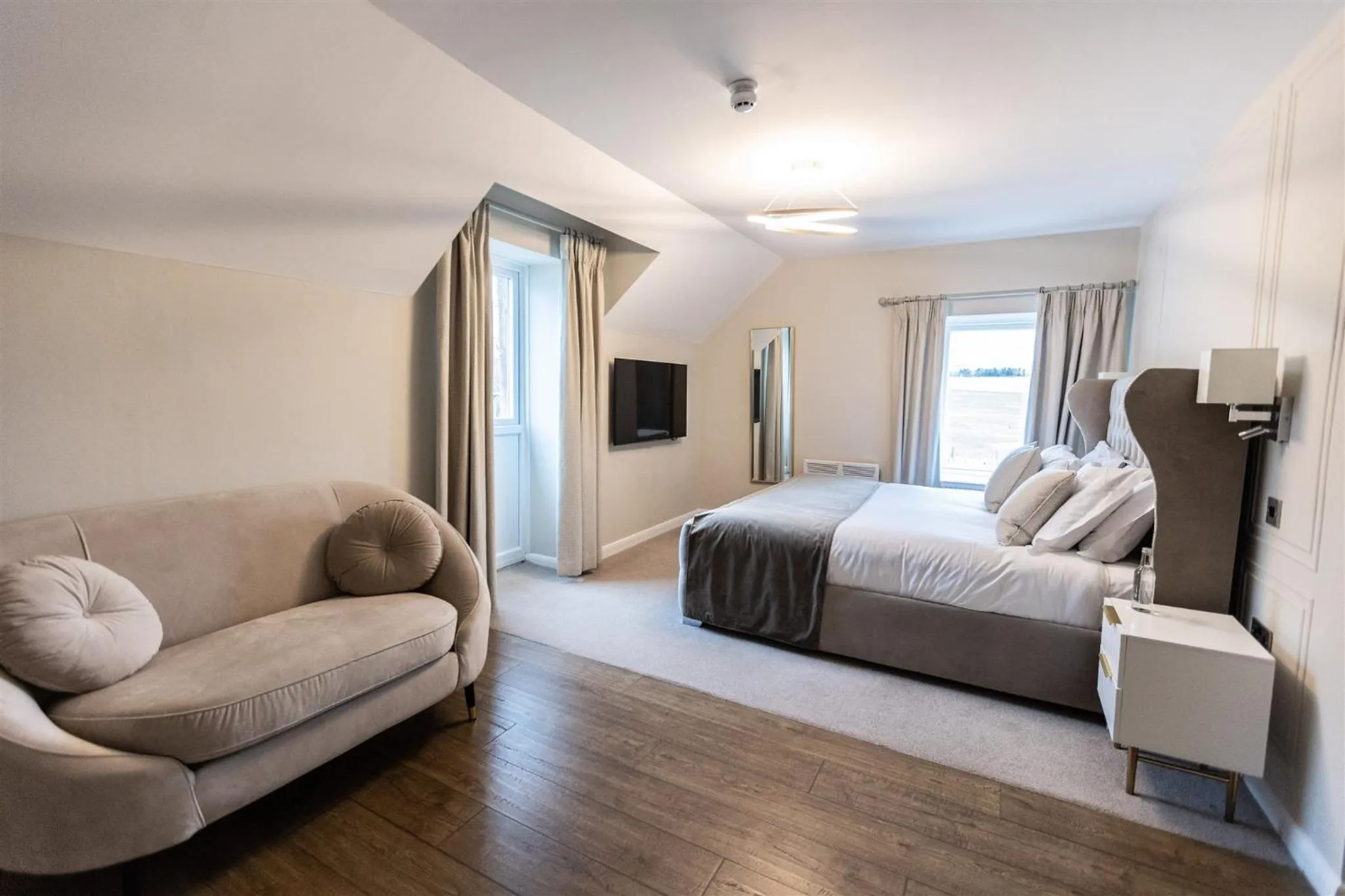 Bedroom, Bed in Marshall Meadows Manor House
