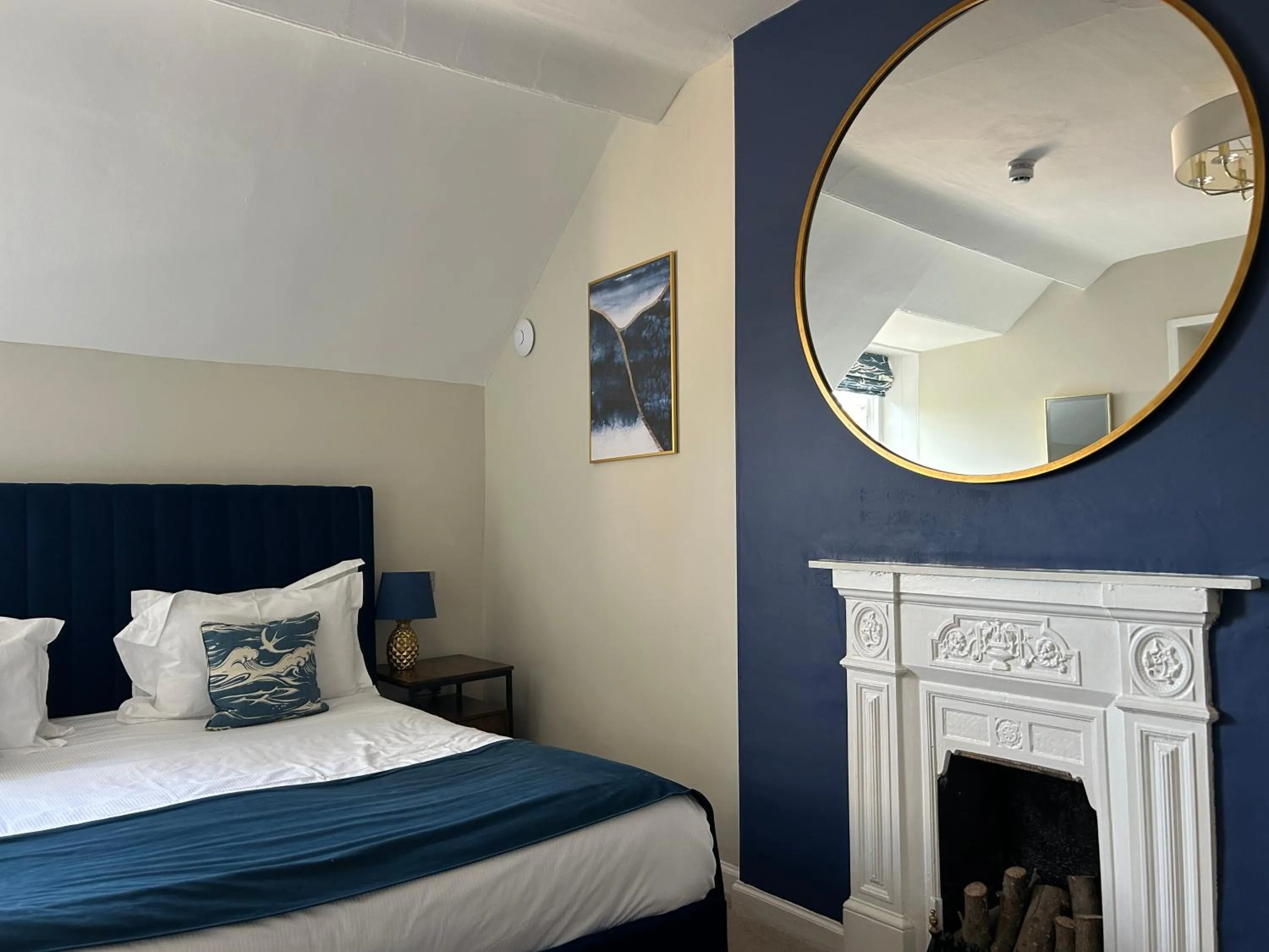 Bedroom, Bed in Marshall Meadows Manor House