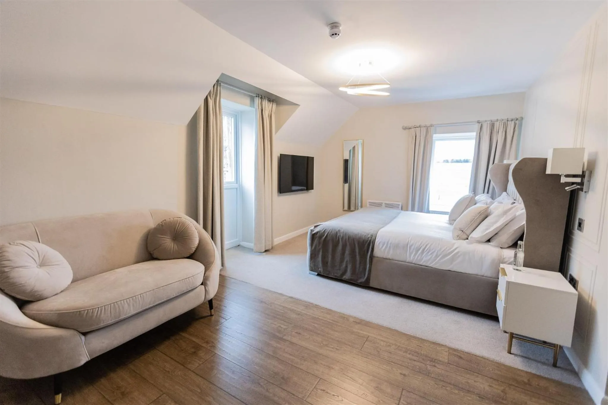 Bedroom, Bed in Marshall Meadows Manor House