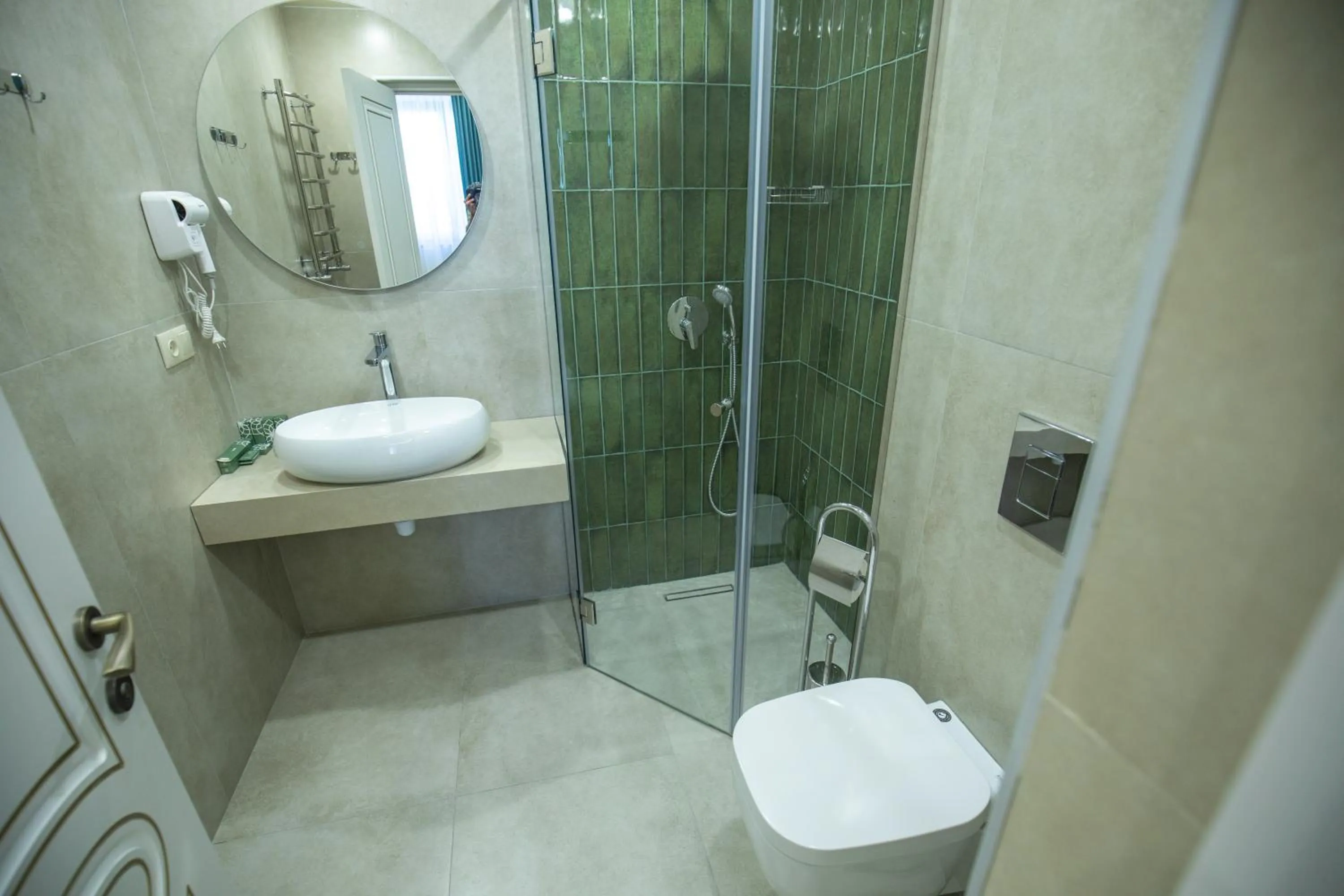 Shower in Ketrin Hotel Restaurant