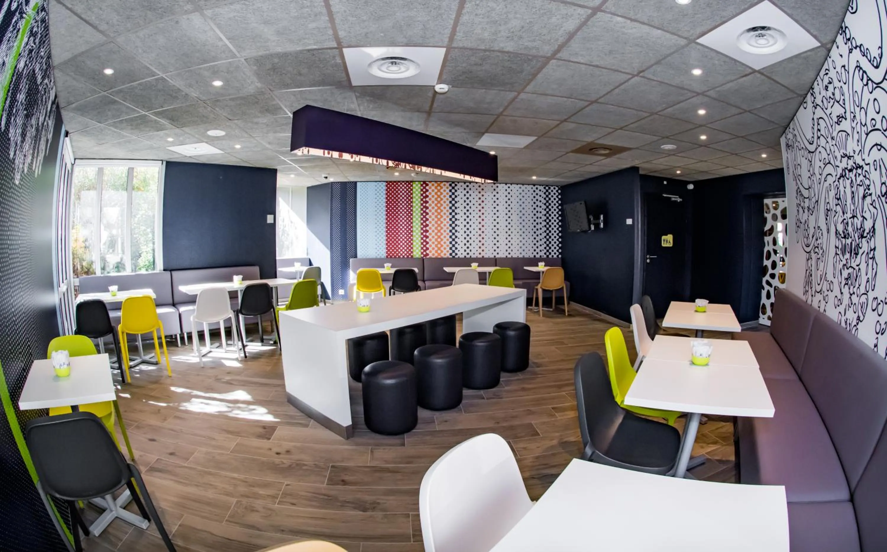 Area and facilities in ibis budget Avignon Centre