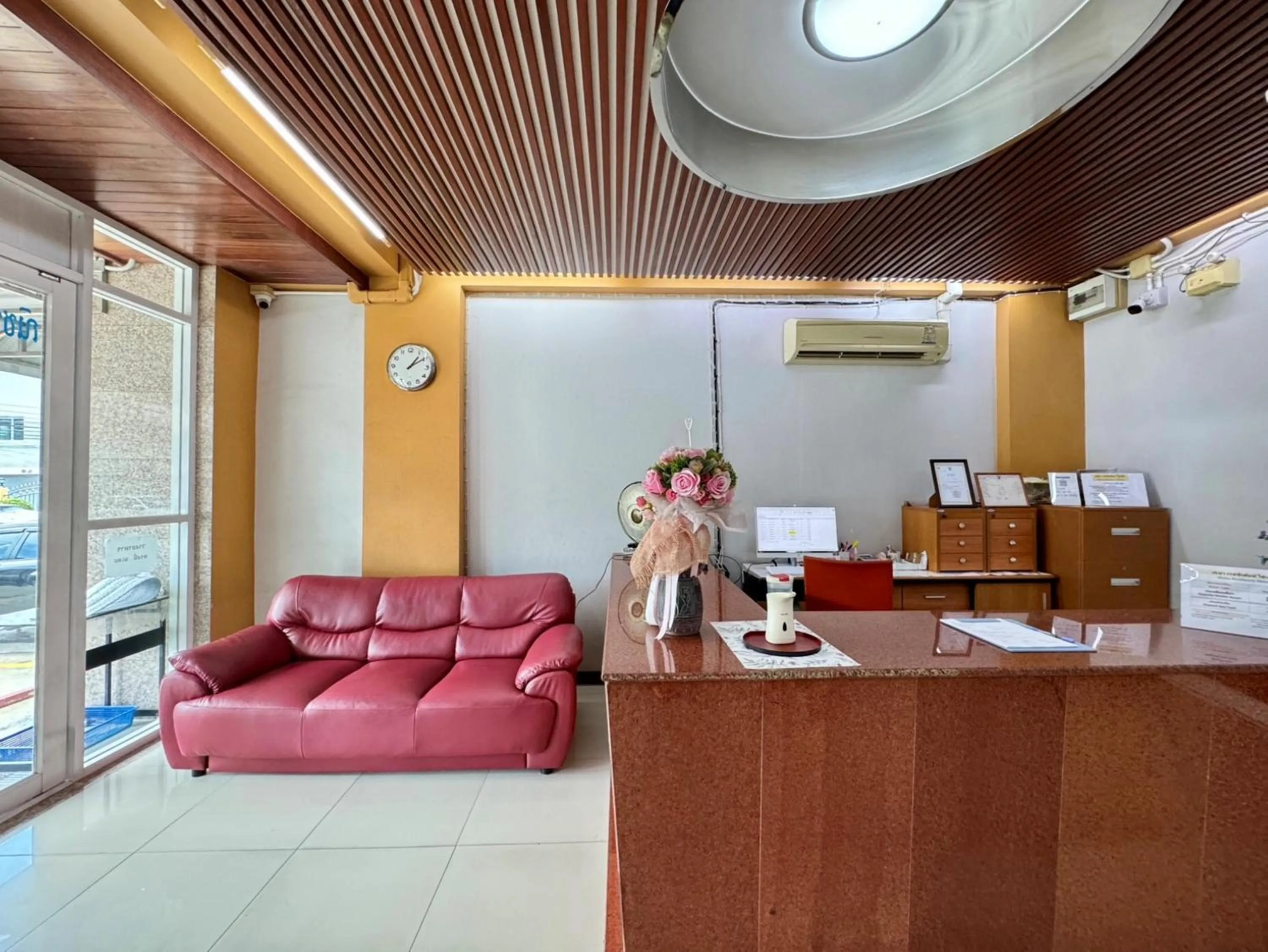 Lobby or reception in Nicha Residence Hotel
