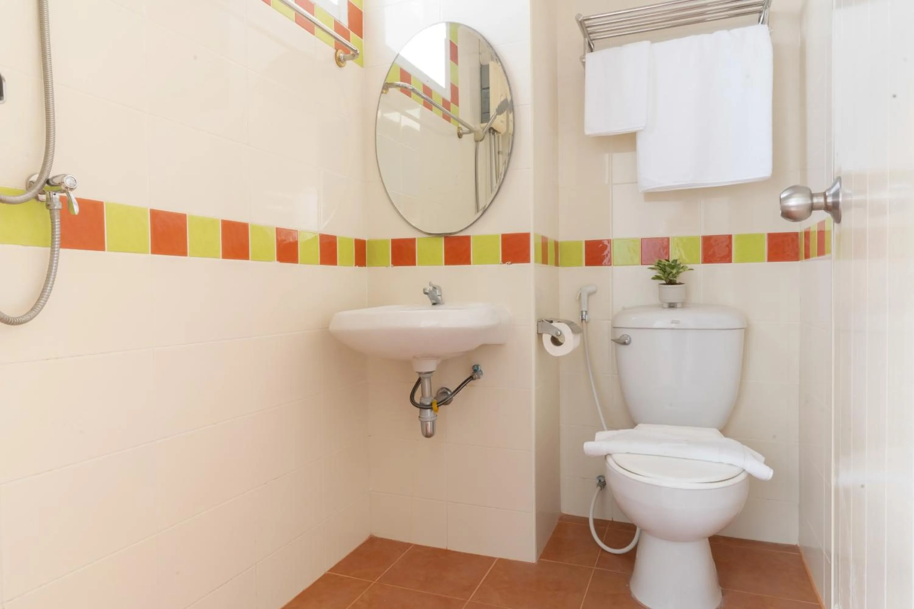 Toilet in Nicha Residence Hotel