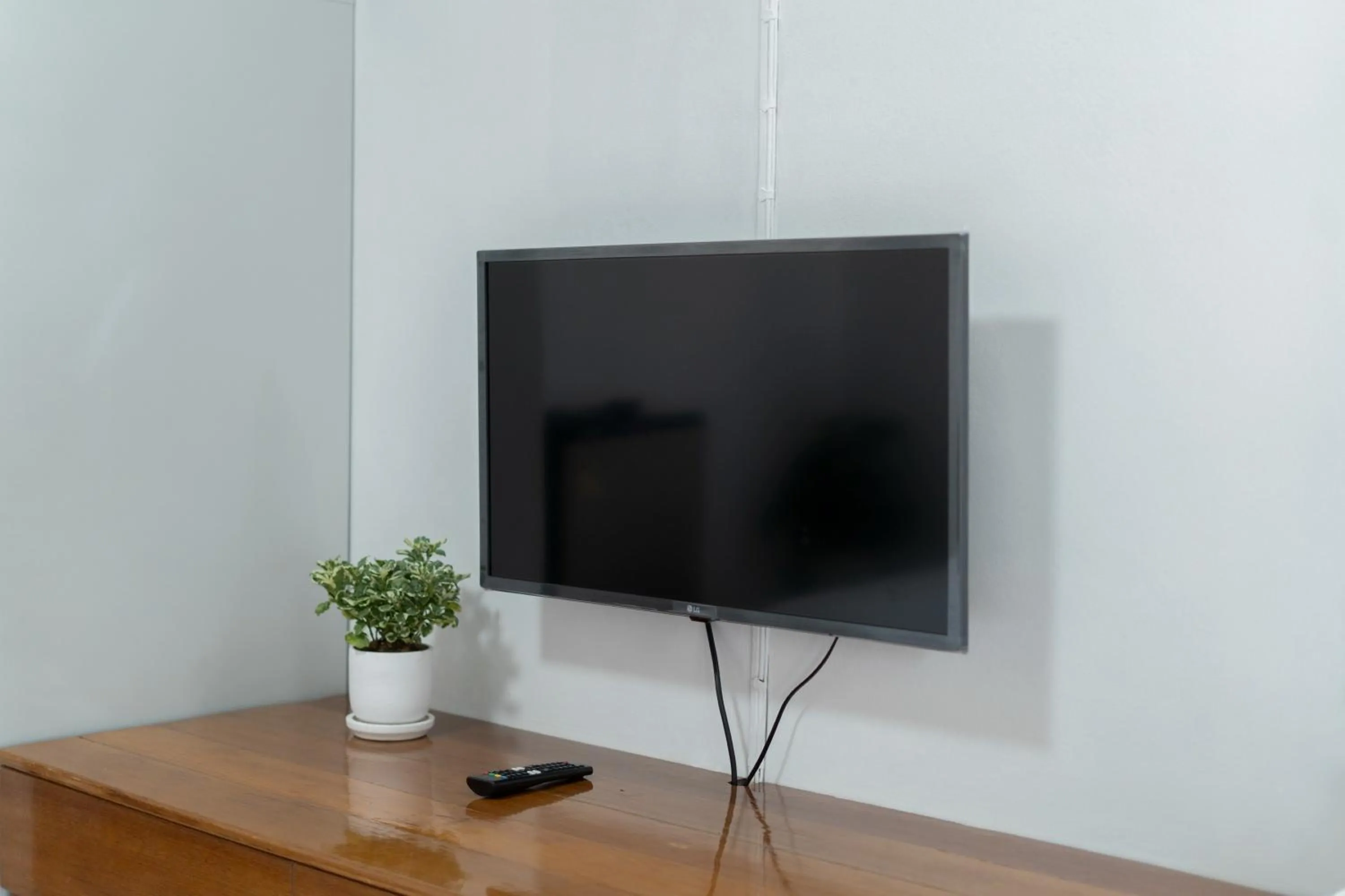 TV and multimedia in Nicha Residence Hotel