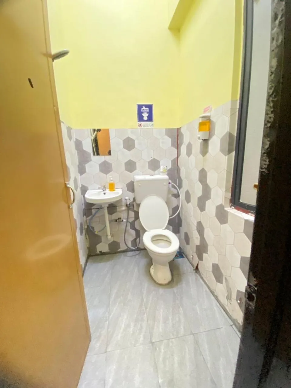 Afie Roomstay KLIA Airport Transit