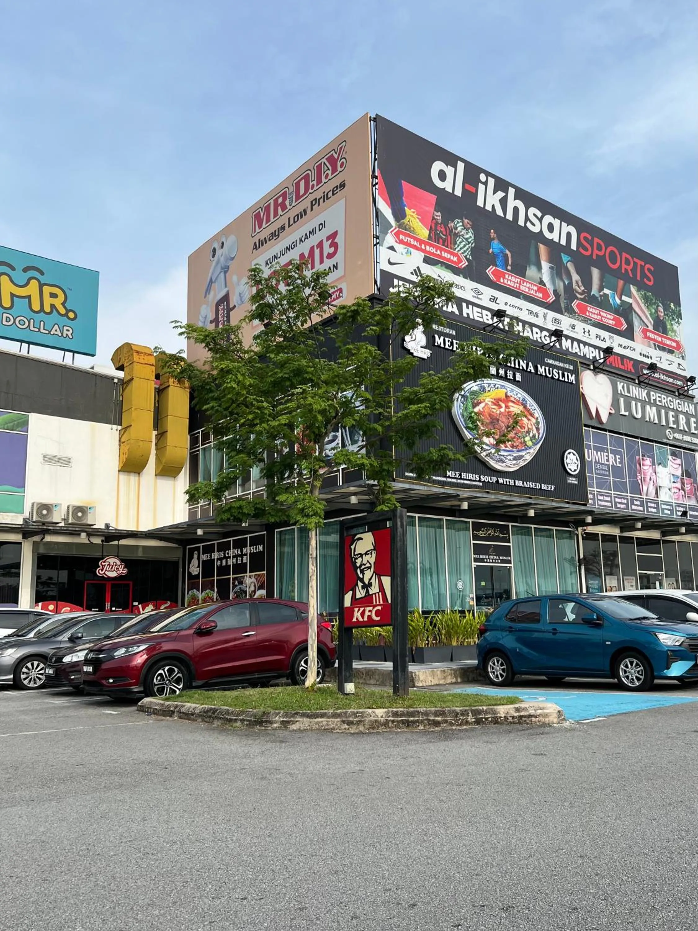 Restaurant/places to eat in Afie Roomstay KLIA Airport Transit