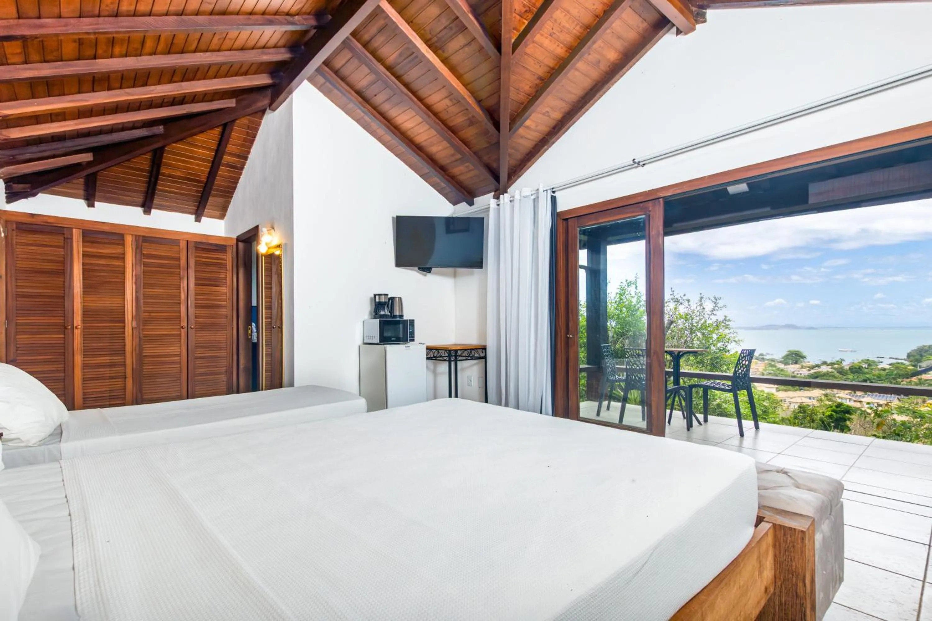 Photo of the whole room, Bed in Ilha Branca Exclusive Hotel