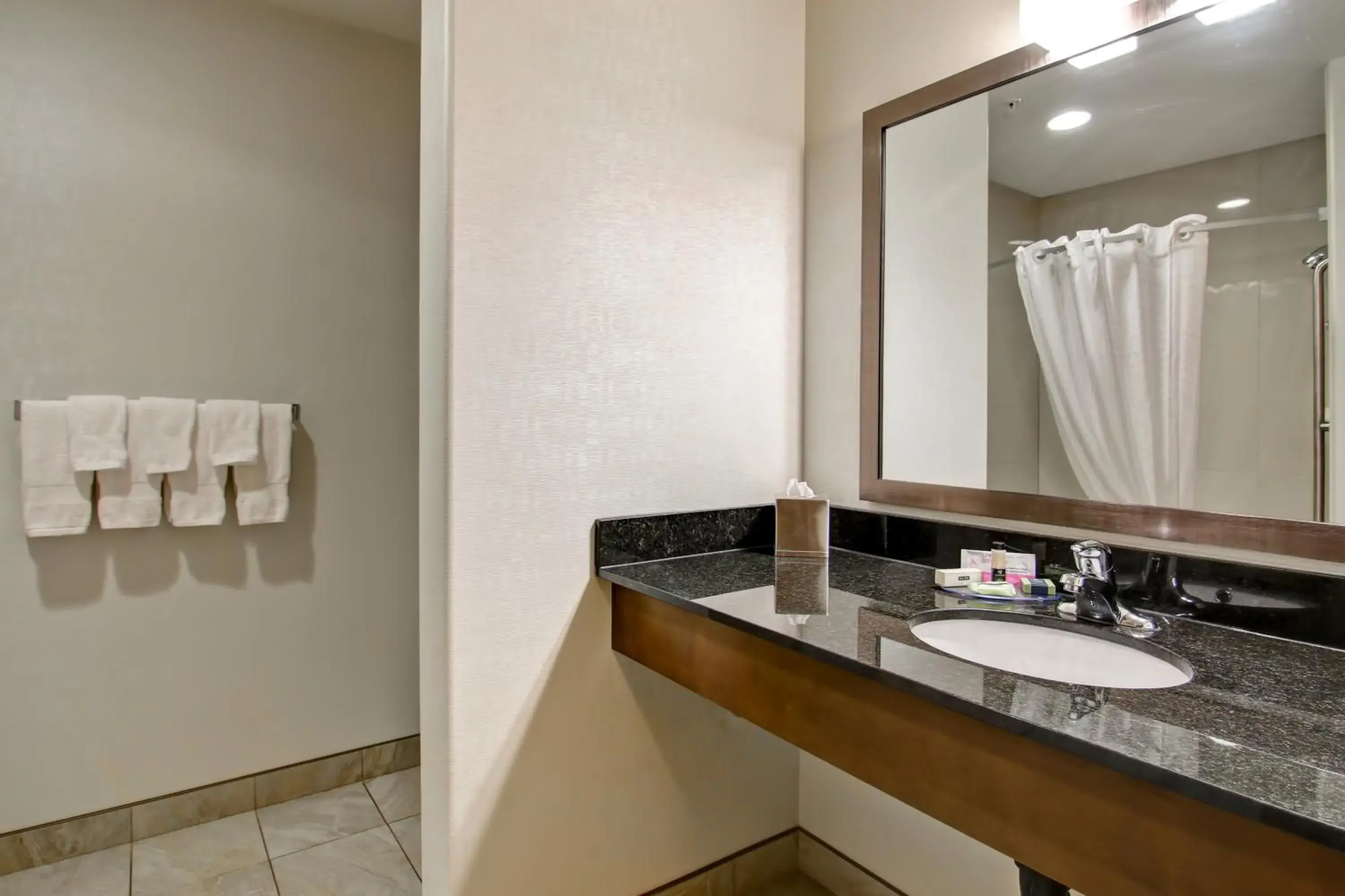 Standard Queen Room with Two Queen Beds in Canalta Martensville Standard Queen Room with Two Queen Beds in Canalta Martensville