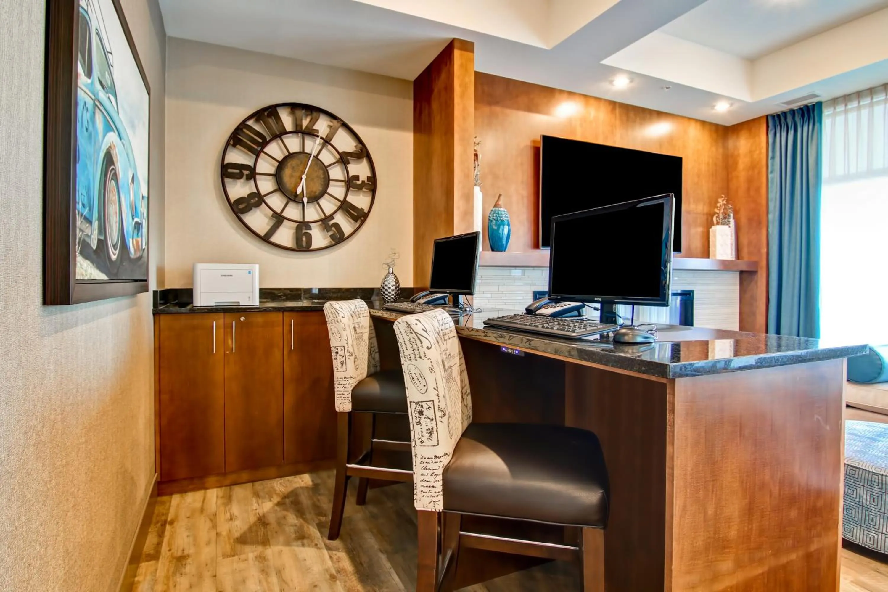 Business facilities in Canalta Martensville