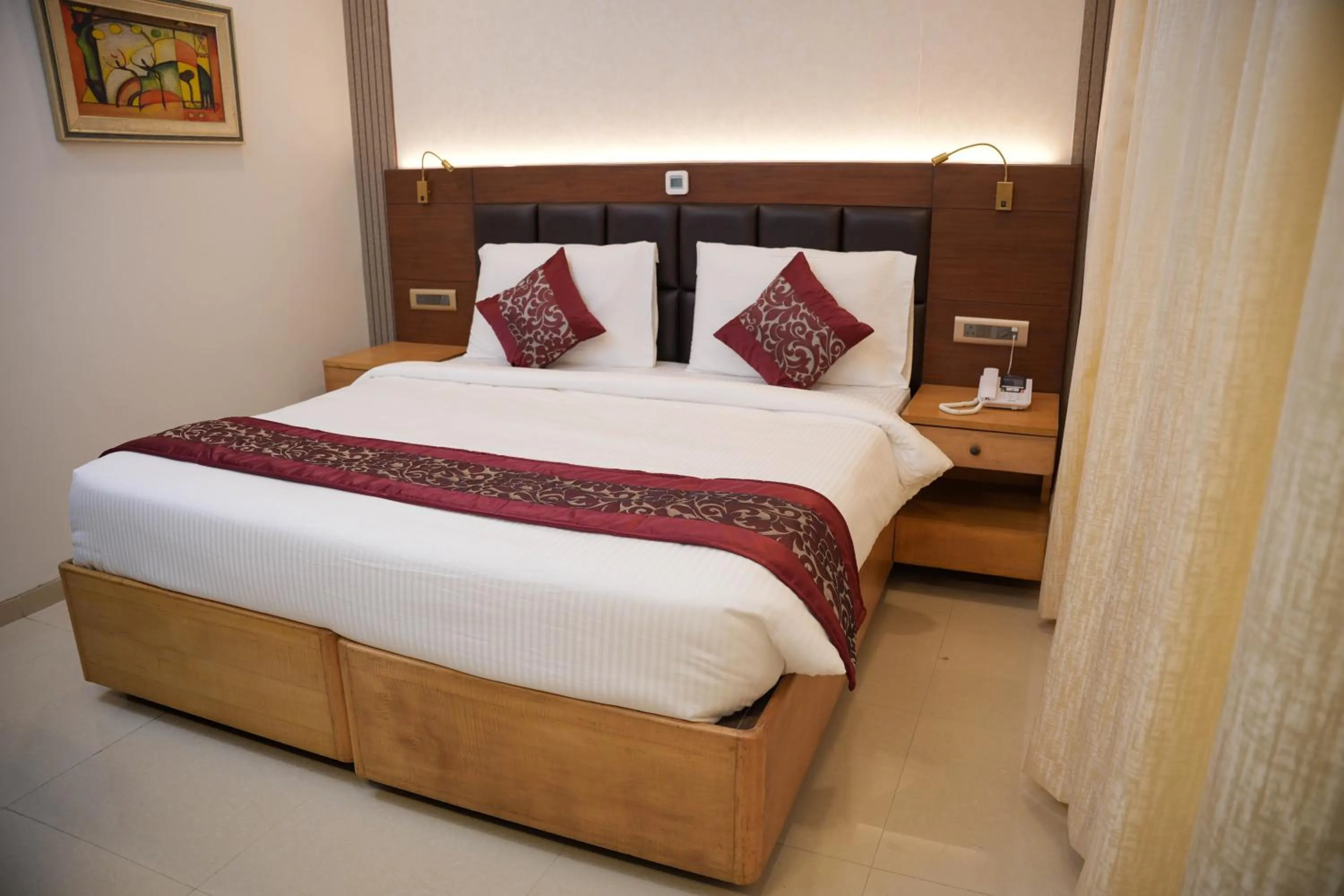 Bed in The Ontime Hotel, Bangalore