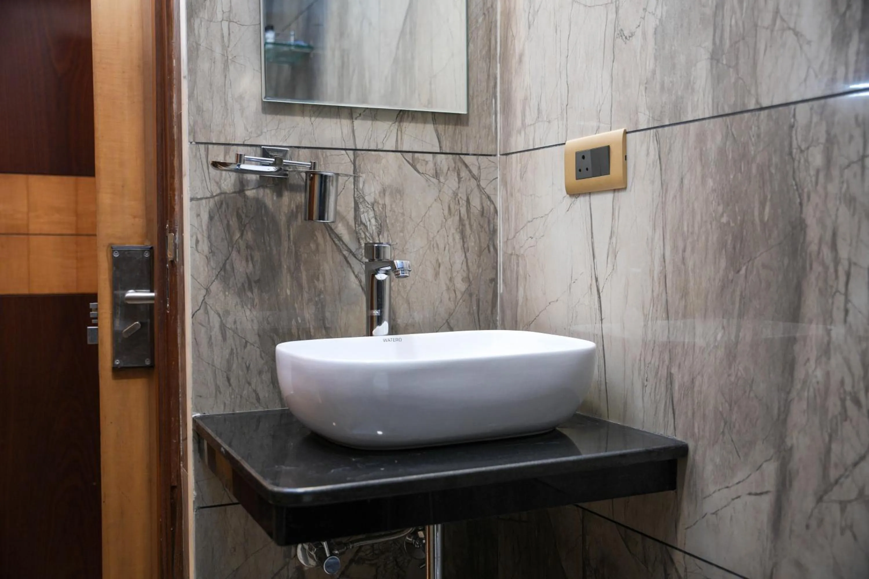 Shower in The Ontime Hotel, Bangalore