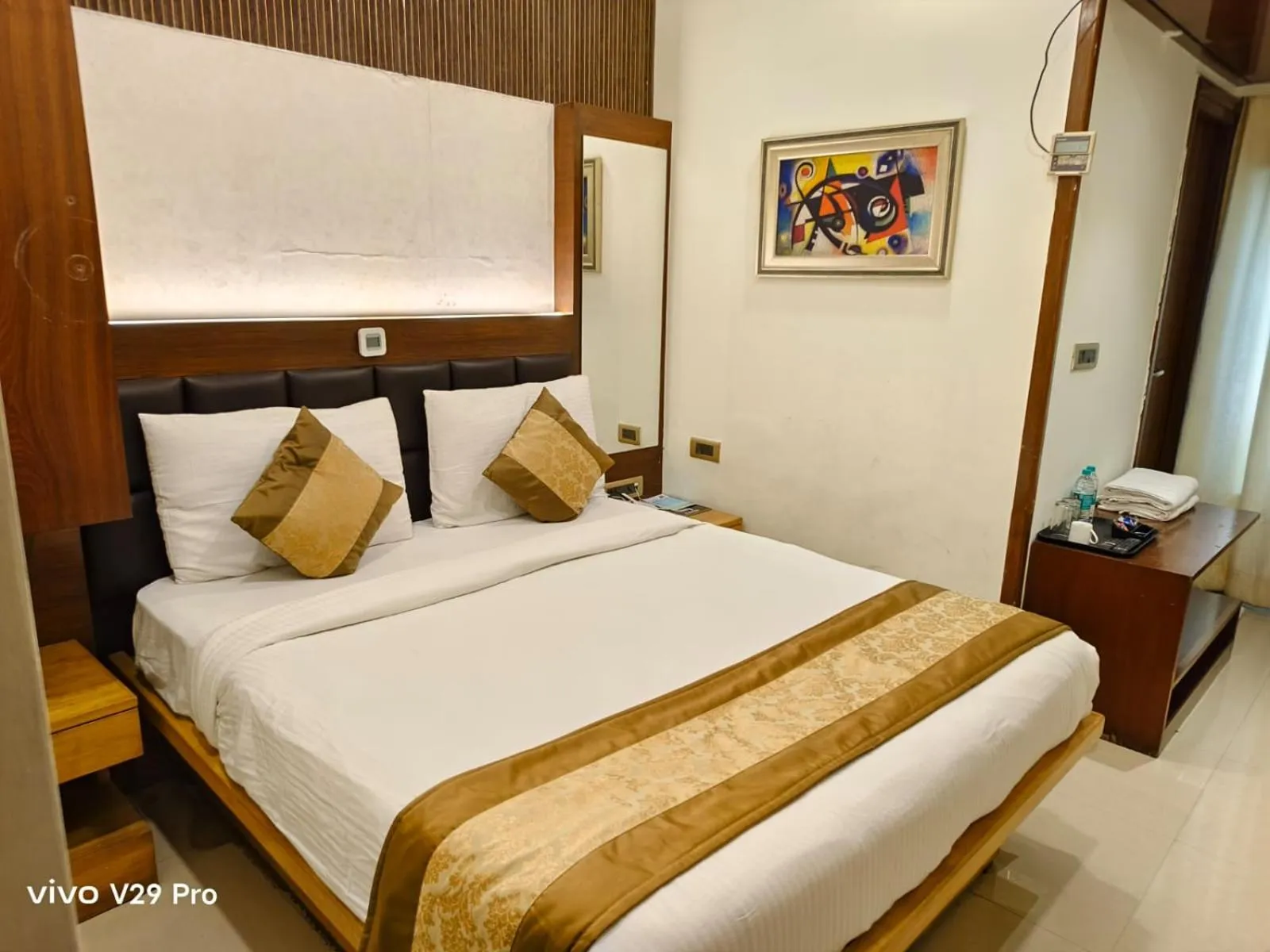 Bed in The Ontime Hotel, Bangalore