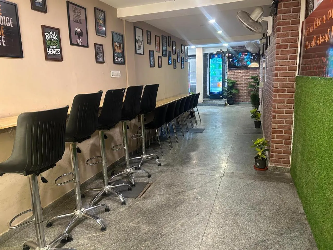 Restaurant/places to eat in The Ontime Hotel, Bangalore