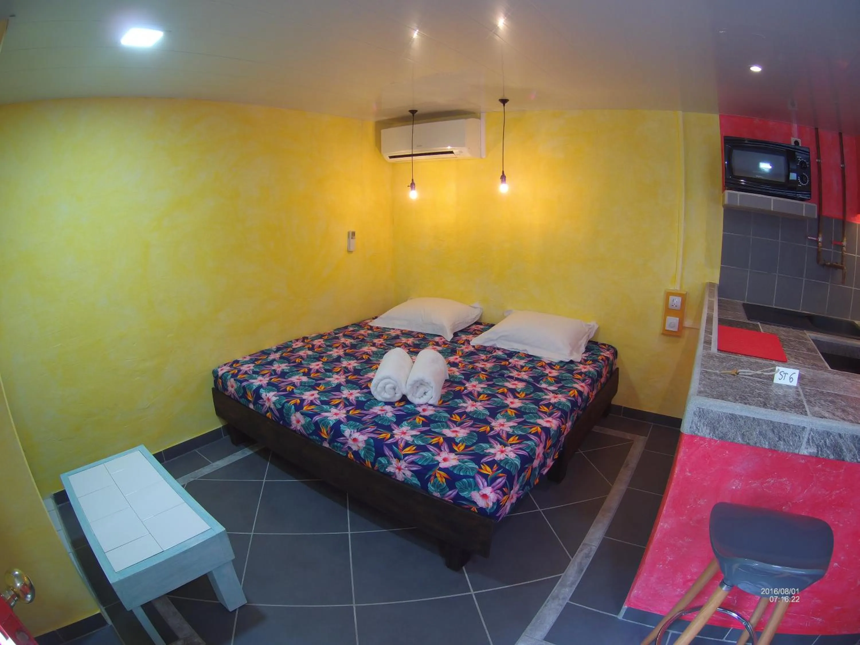 Bed in Sunset Hill Lodge