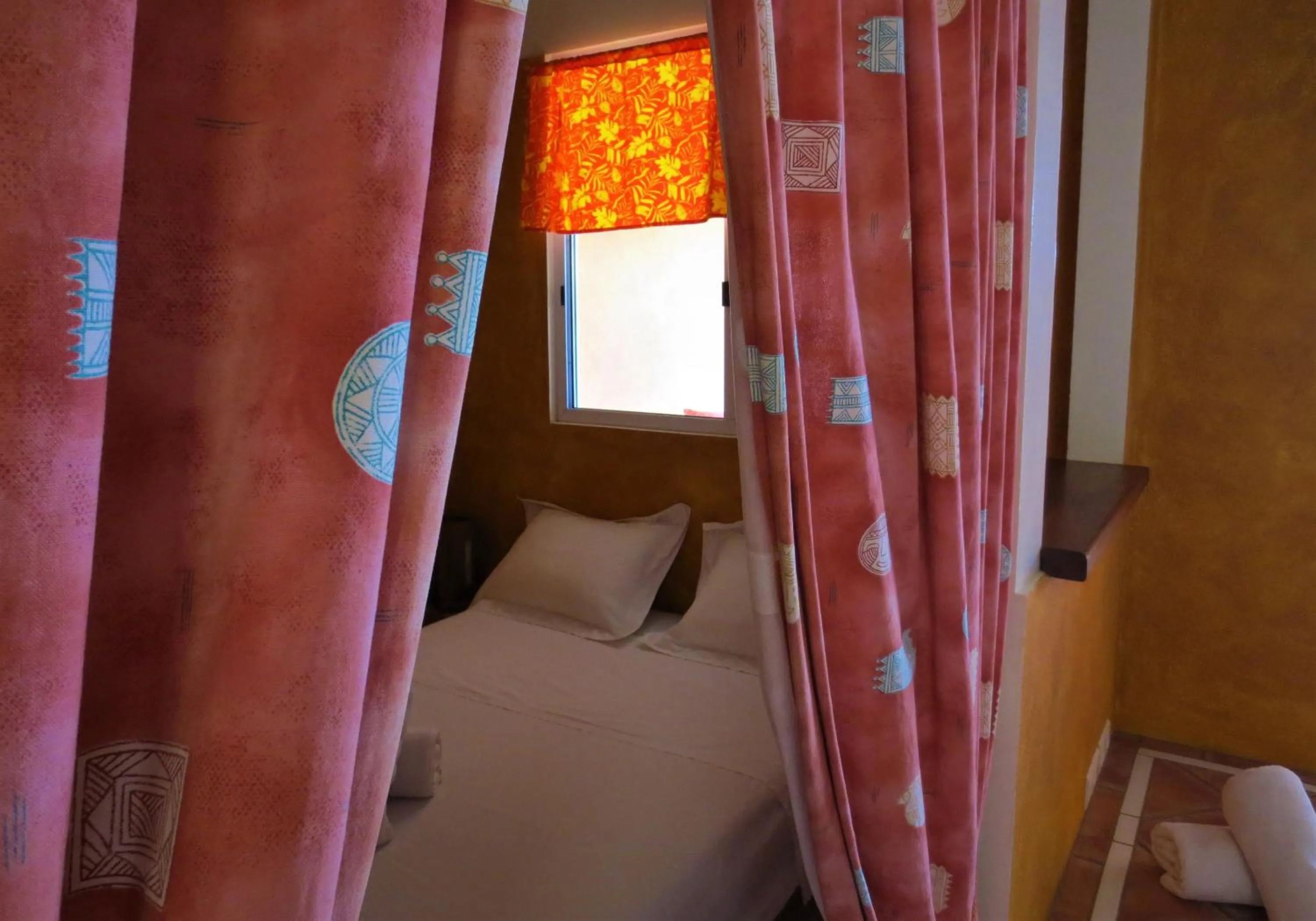 Bedroom, Bed in Sunset Hill Lodge