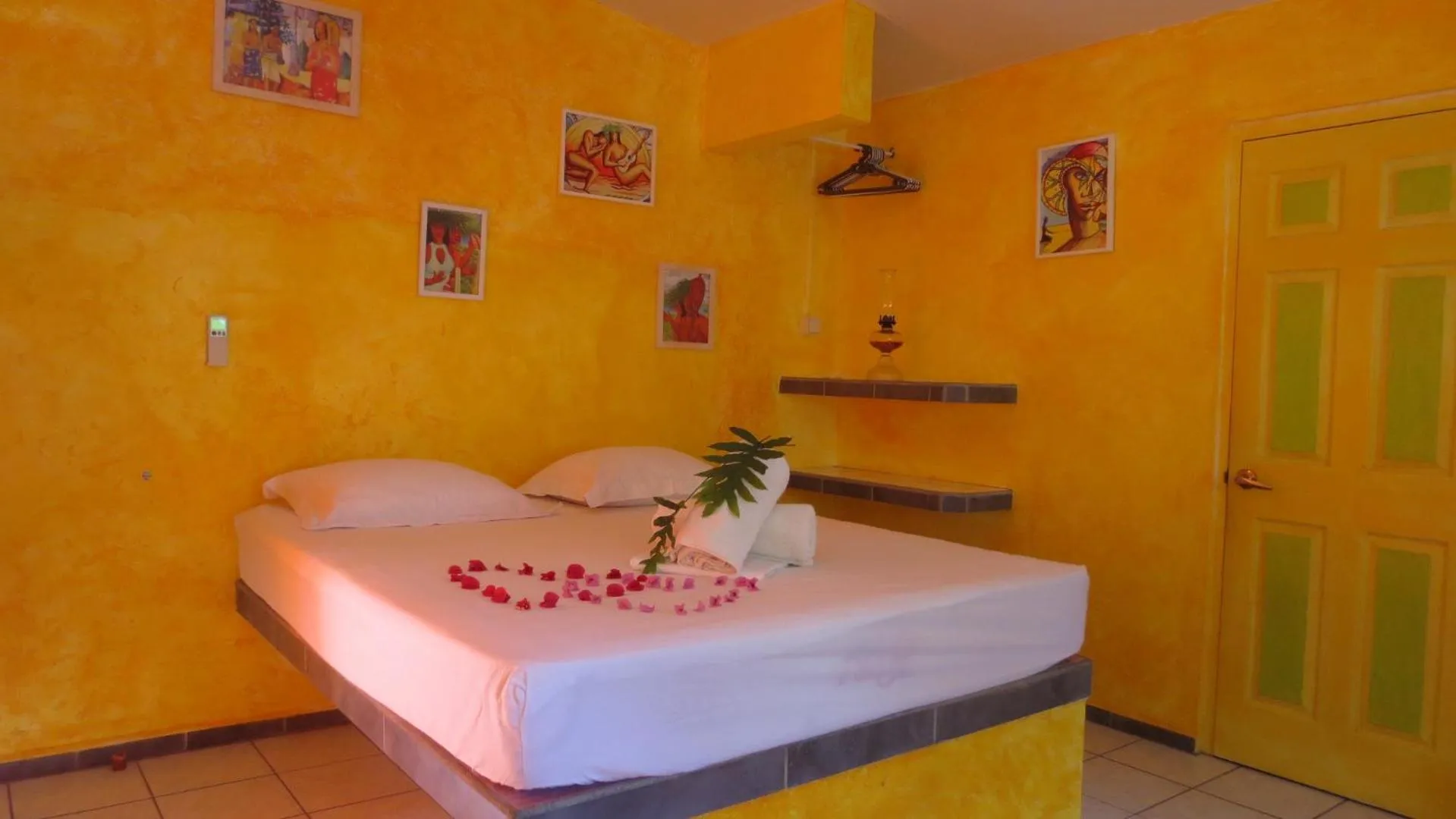 Bed in Sunset Hill Lodge