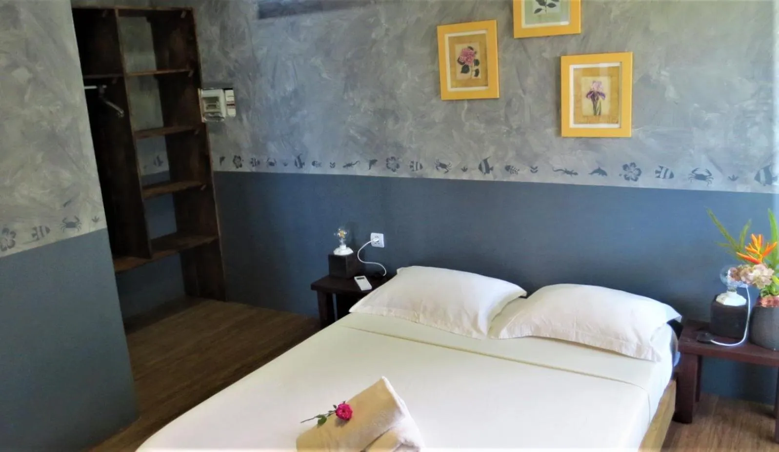 Bedroom, Bed in Sunset Hill Lodge