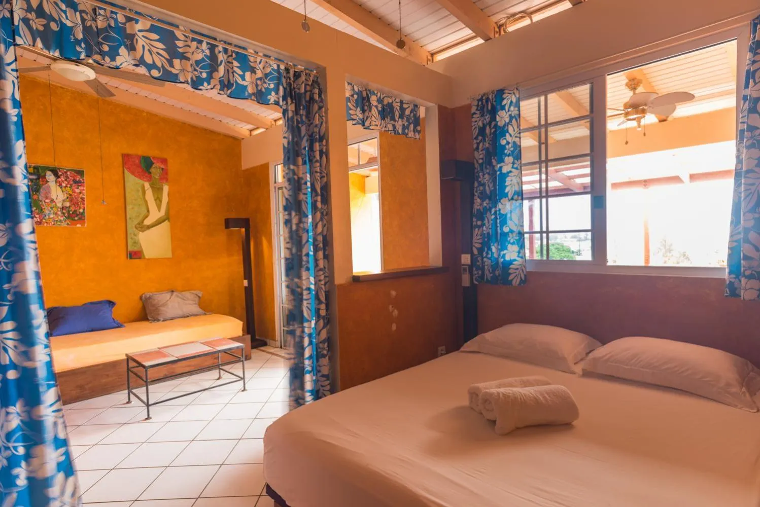 Day, Bed in Sunset Hill Lodge