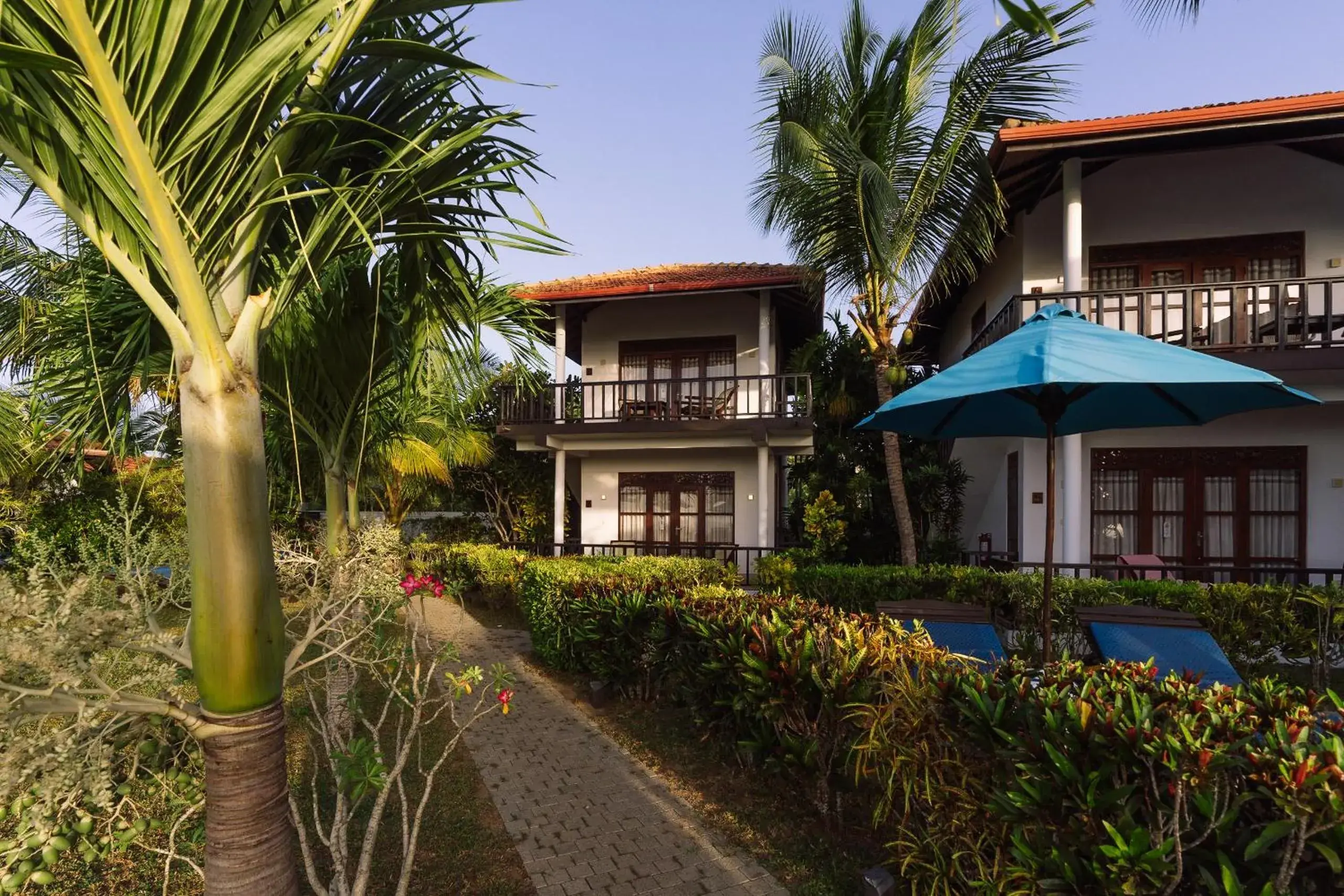 Property building in Ananthaya Beach Property building in Ananthaya Beach