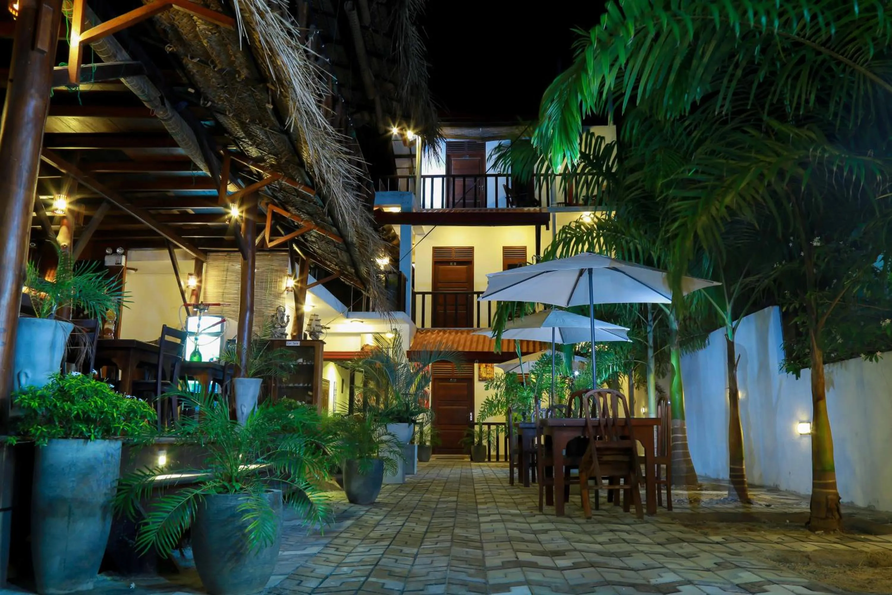 Restaurant/places to eat in Coco Palm Villa and Cabanas