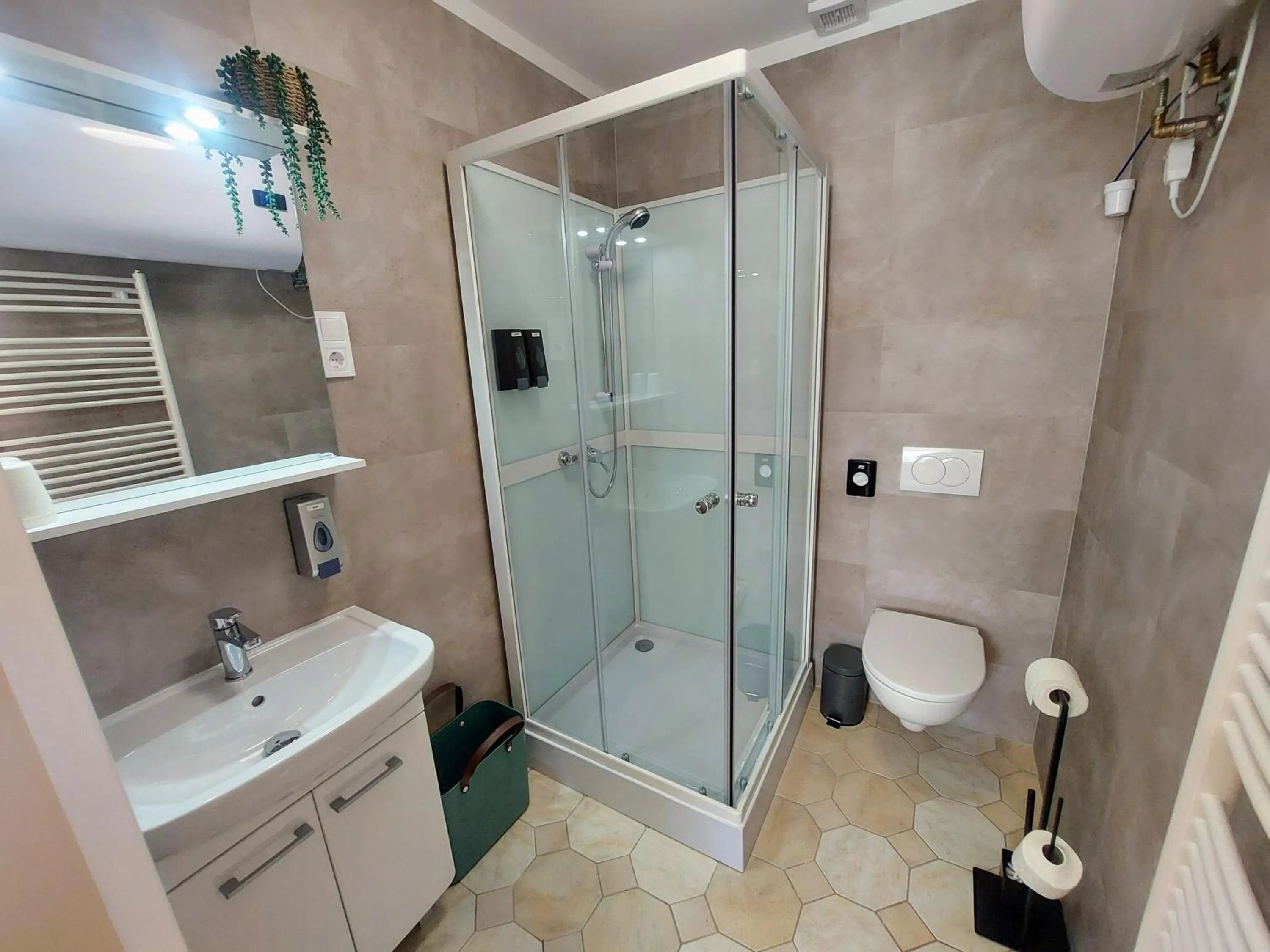 Shower in Bük City Apartments - Bük - Bükfurdő
