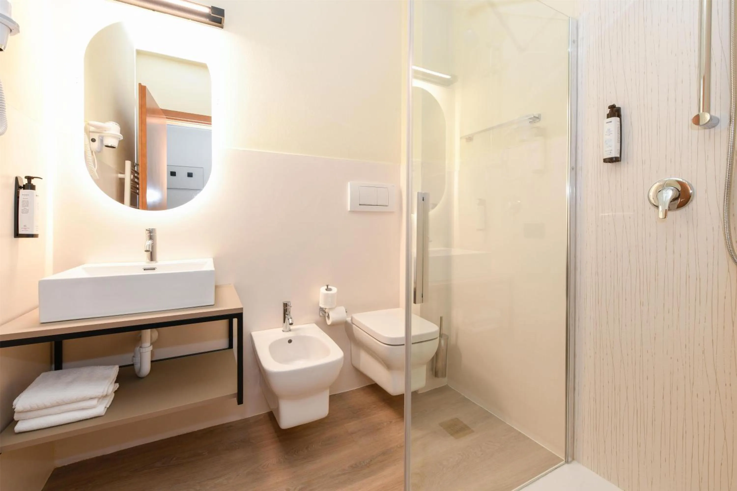 Bathroom in Best Western Hotel Garda