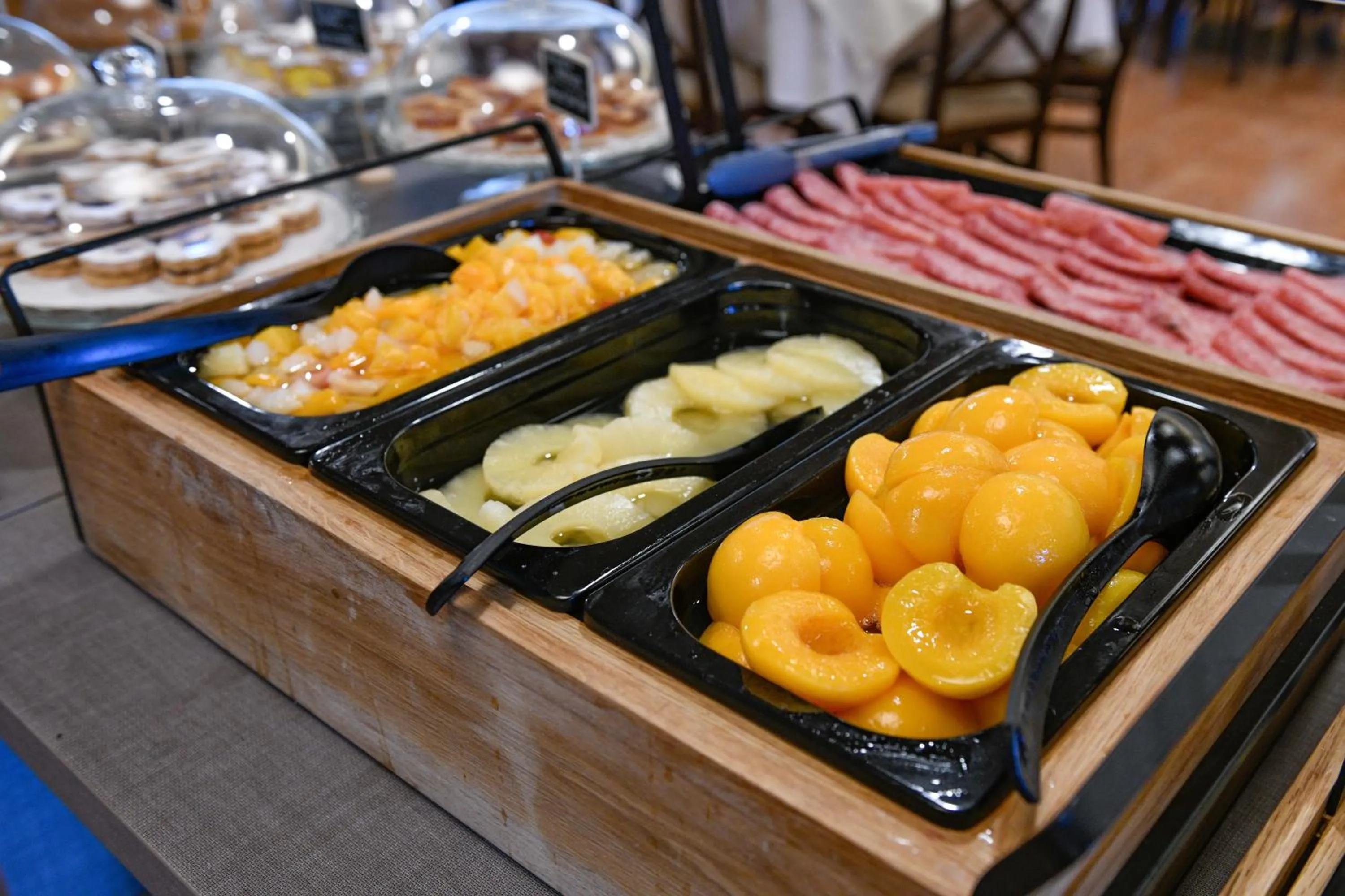 Buffet breakfast in Hotel Garda