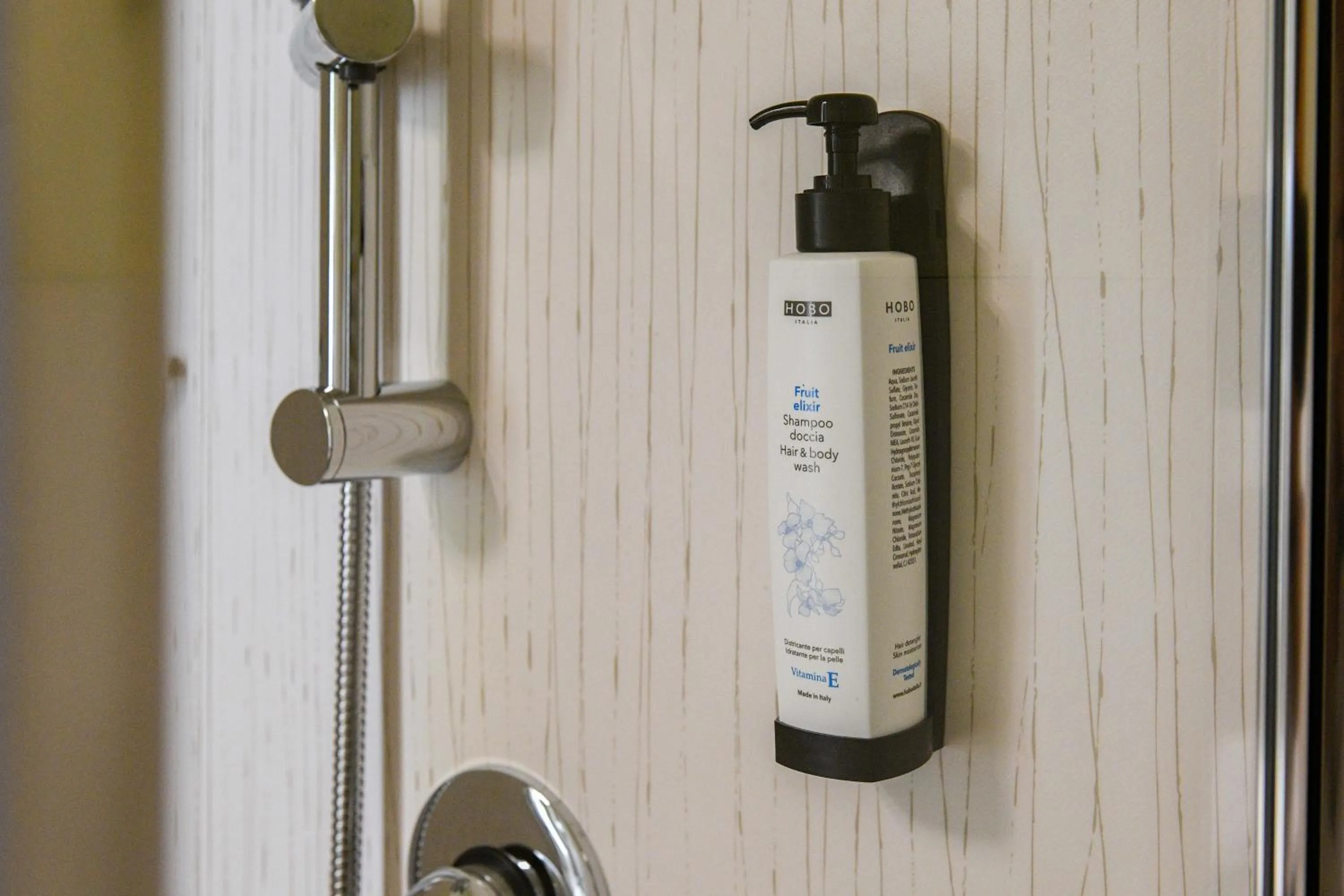 Shower in Hotel Garda