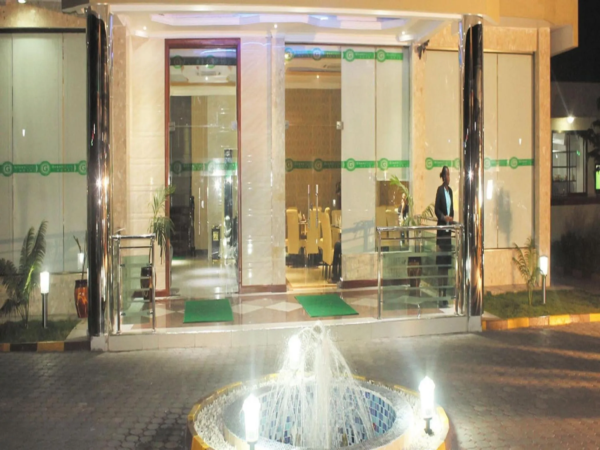 Facade/entrance in Greenlight Hotel