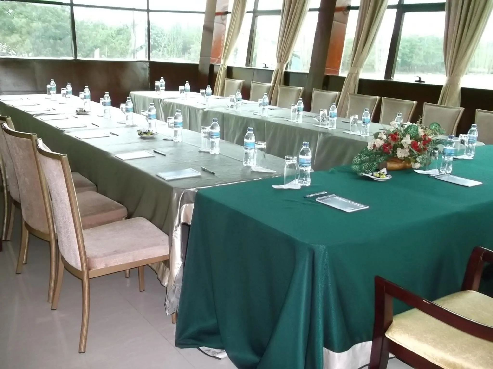 Business facilities in Greenlight Hotel