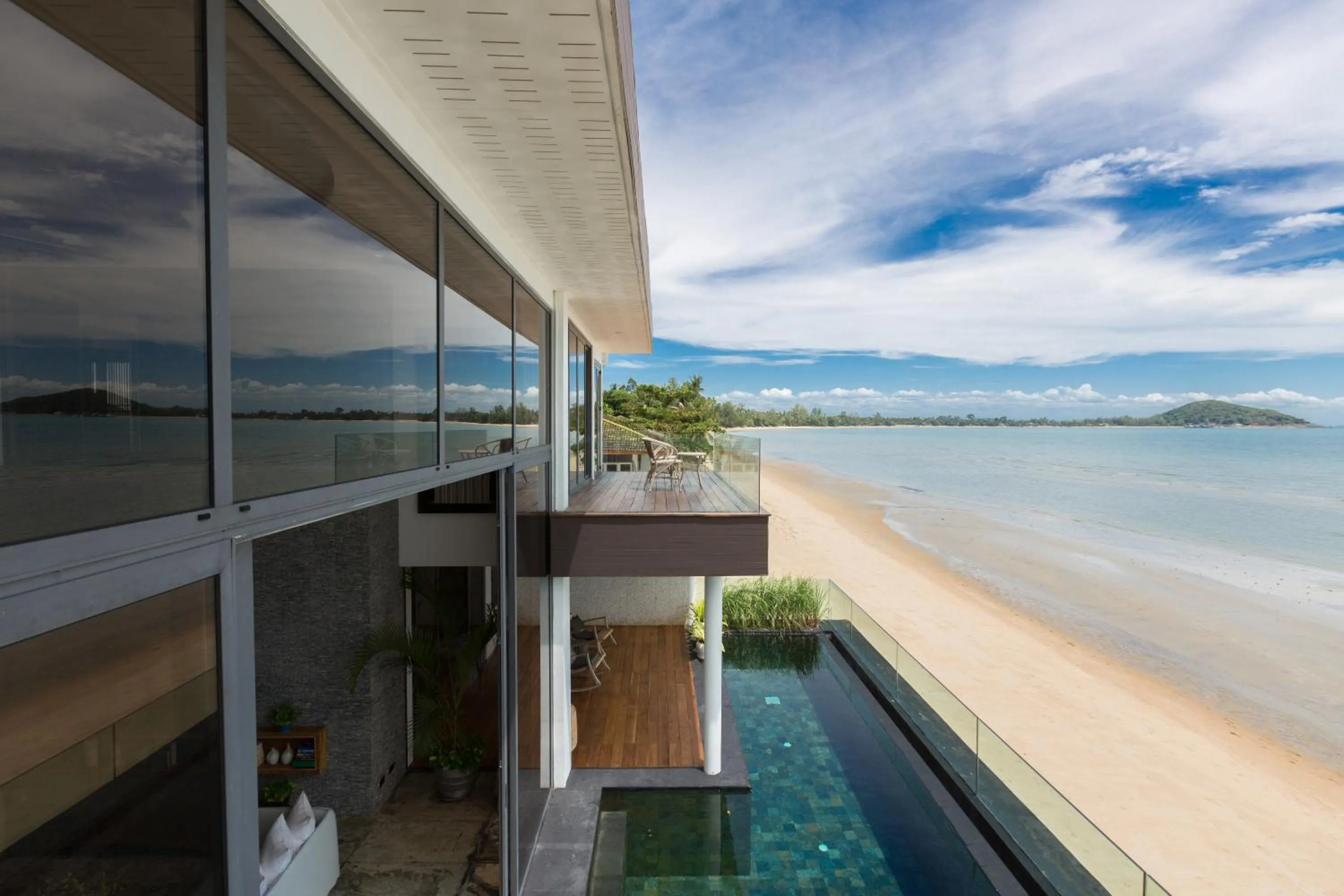 Balcony/Terrace in Villa U - 3BR Beachfront Haven