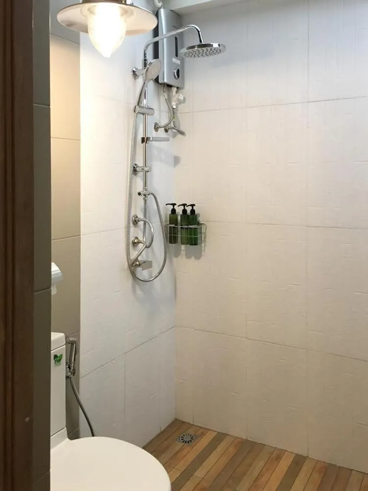 Toilet in Monomer Hostel Bangkok