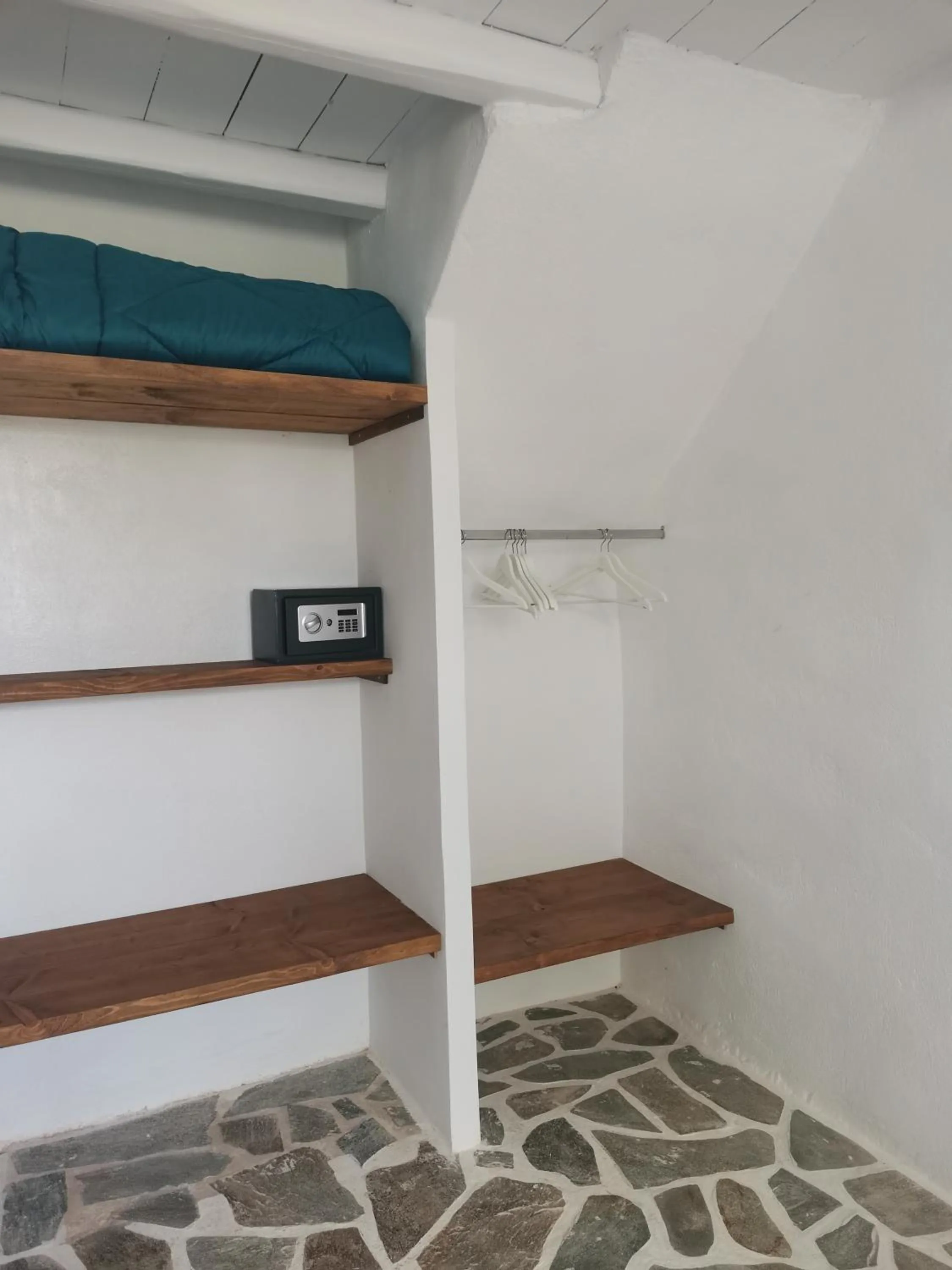 wardrobe in Soros Beach Antiparos