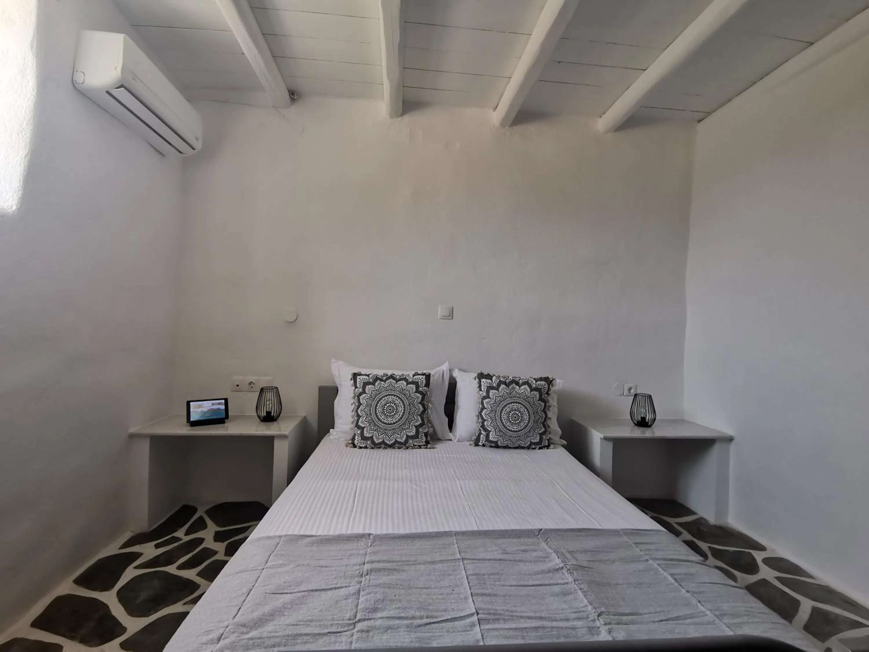 Bed in Soros Beach Antiparos