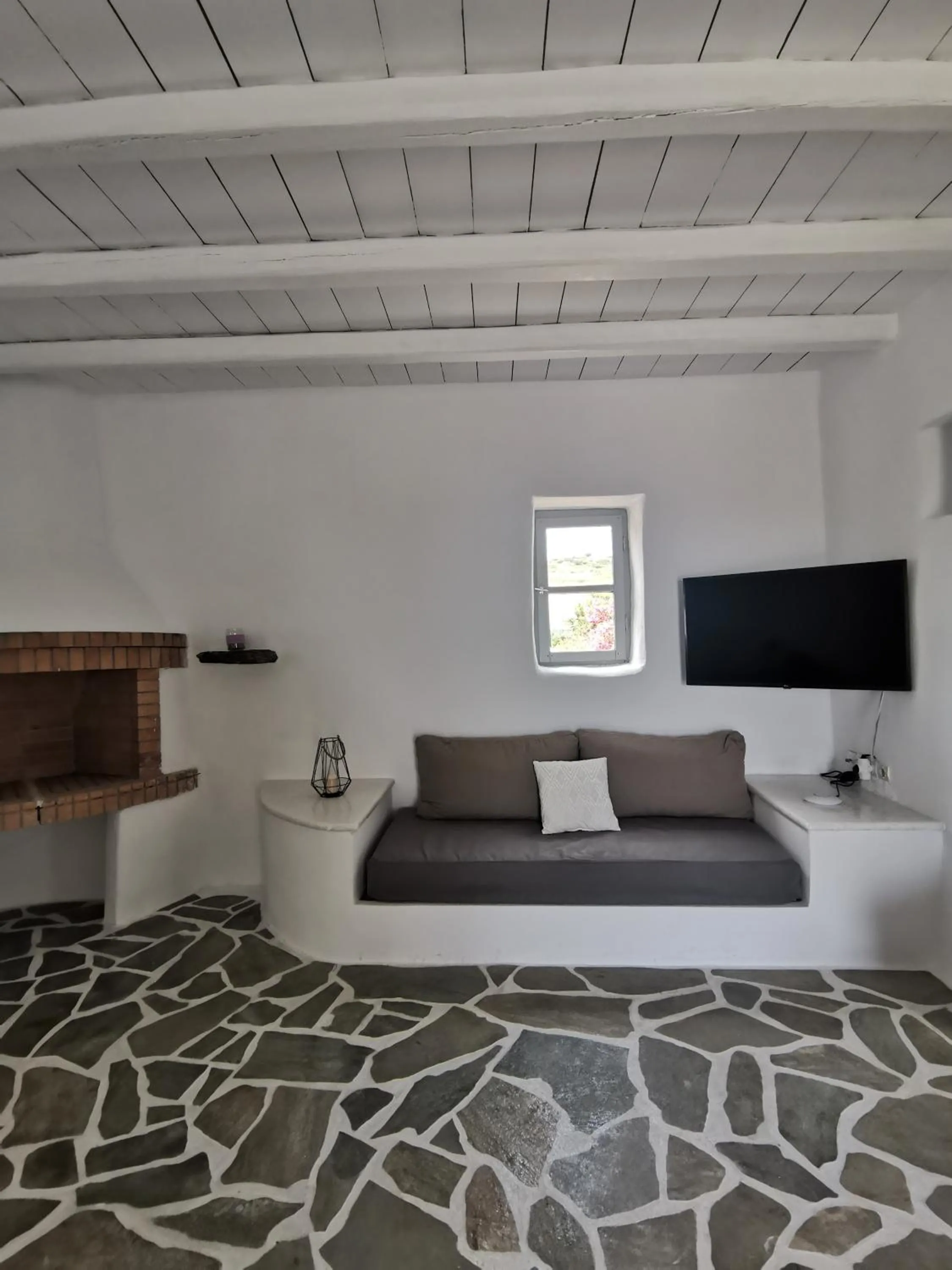 TV and multimedia in Soros Beach Antiparos