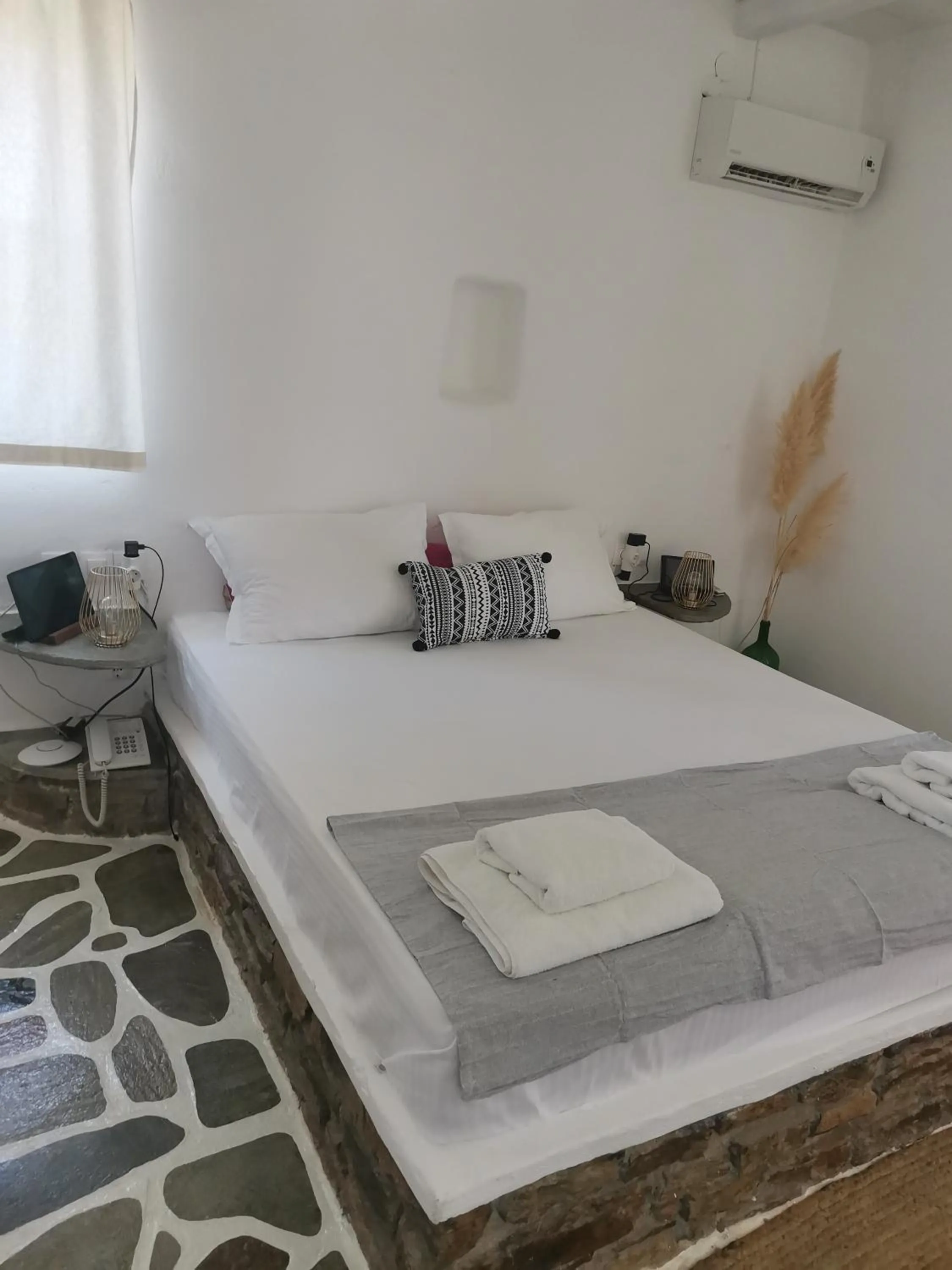 Bed in Soros Beach Antiparos