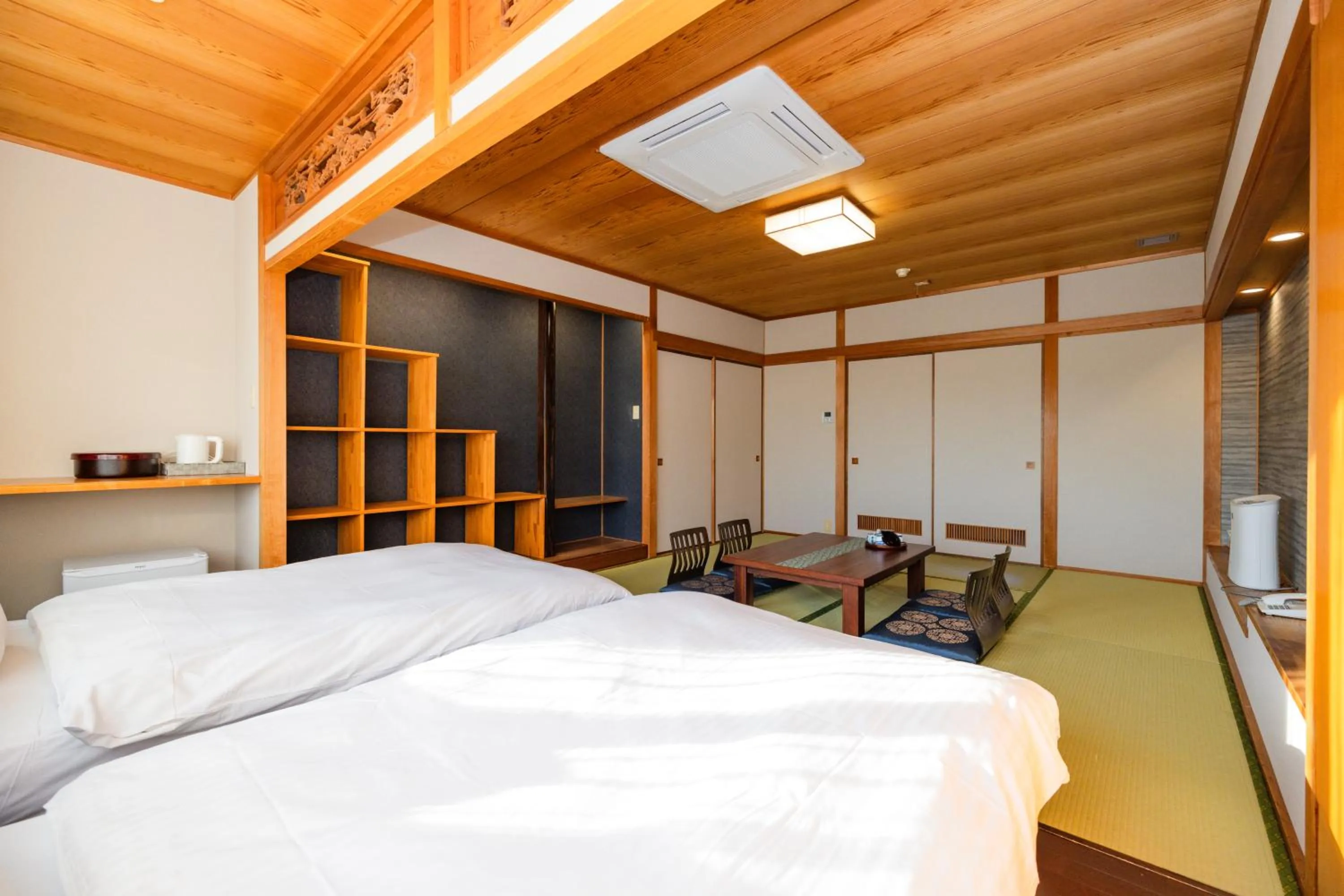 Bedroom, Bed in Hotel Takasago